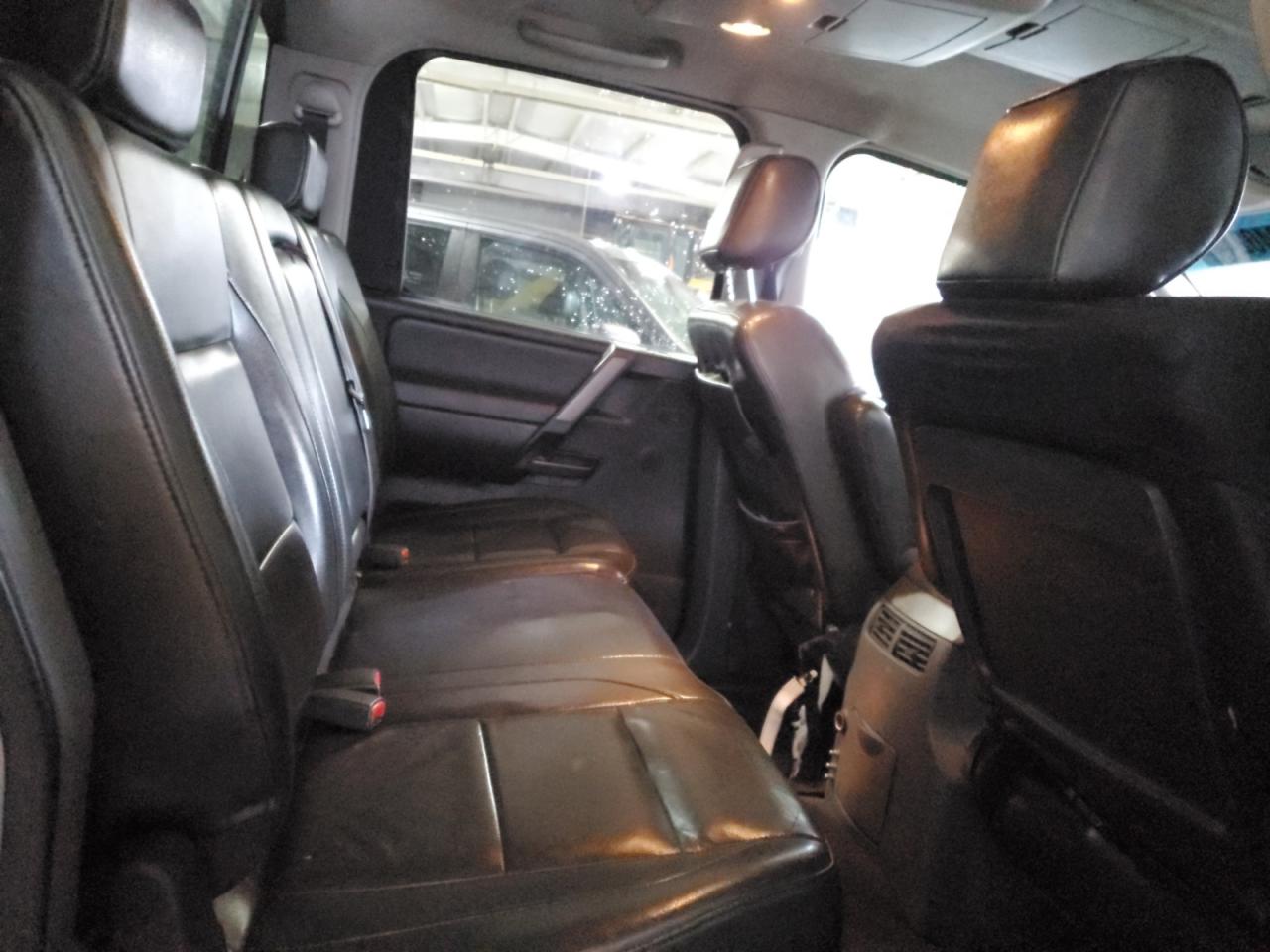 2006 Nissan Titan - Image 10