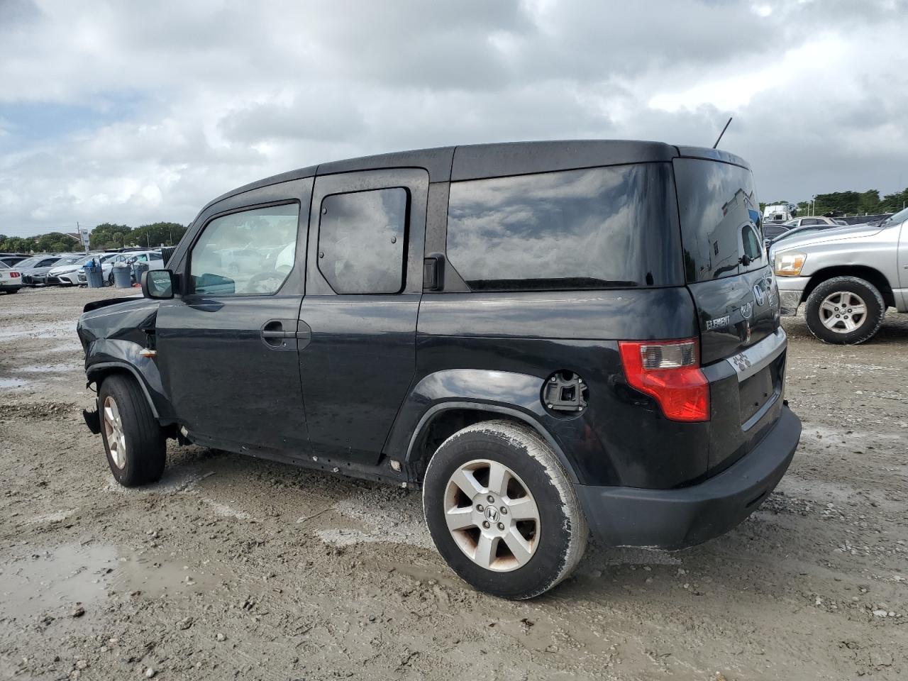 2011 Honda Element - Image 2
