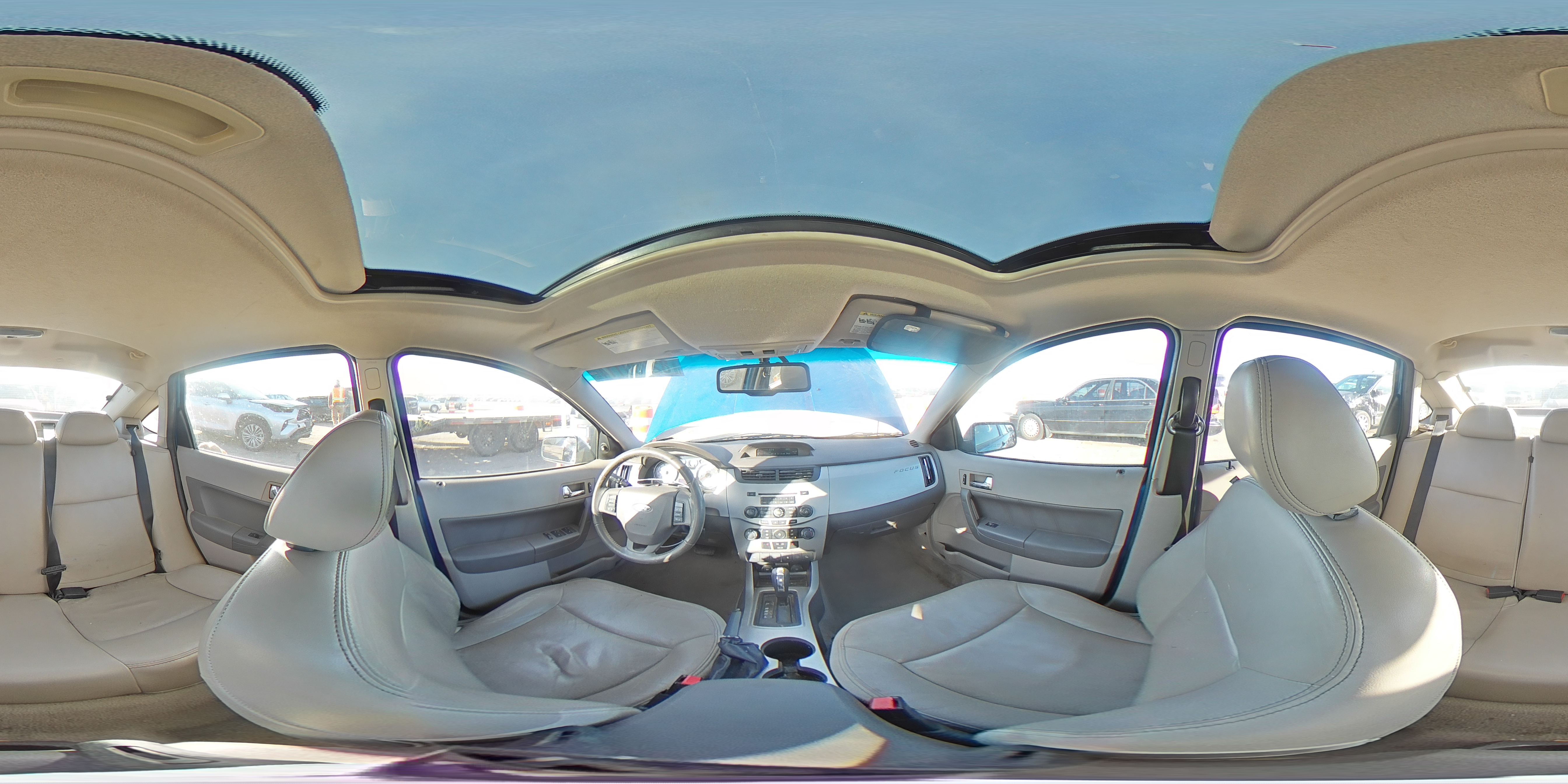 2010 Ford Focus - Image 12