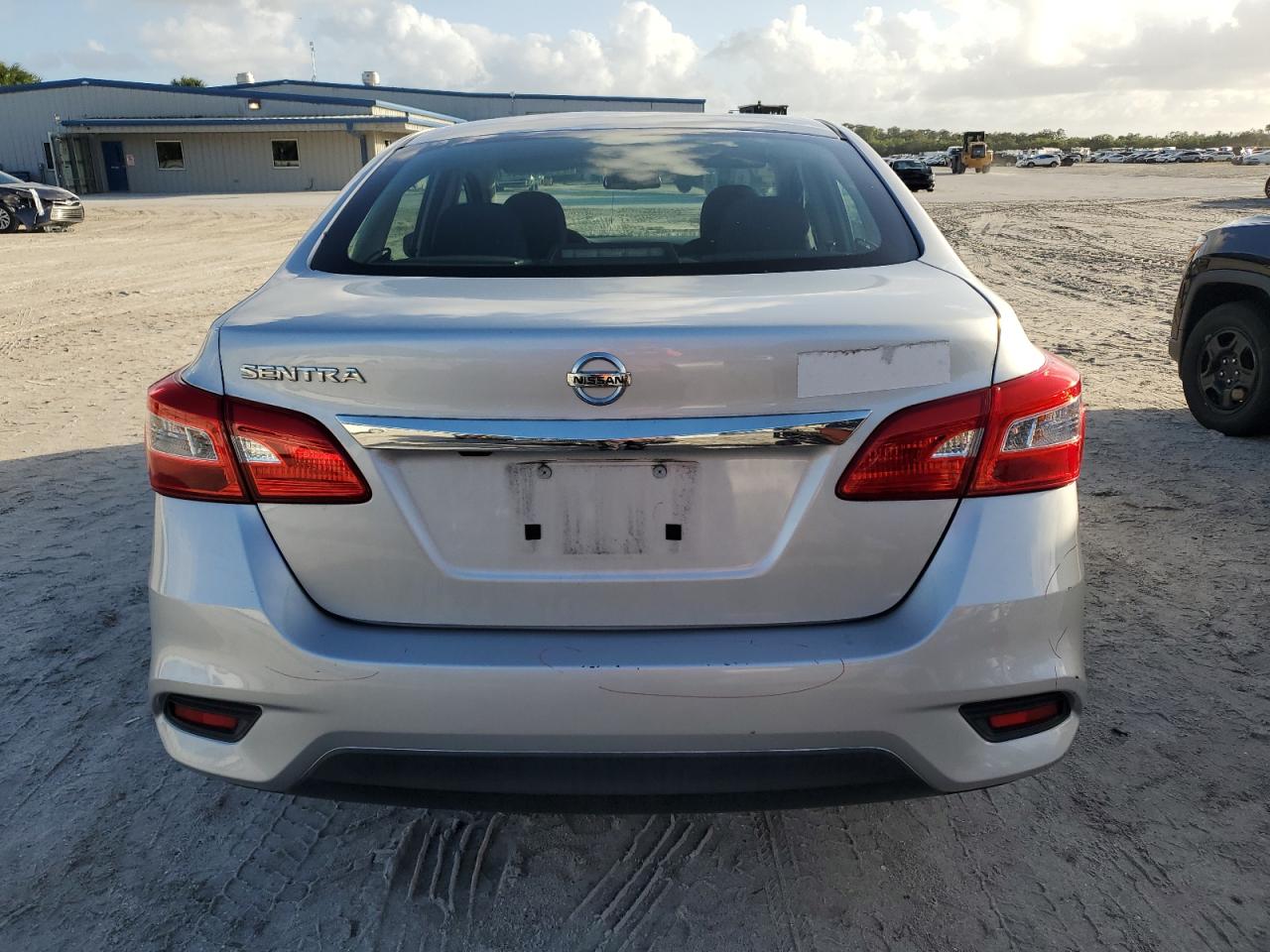 2019 Nissan Sentra - Image 6
