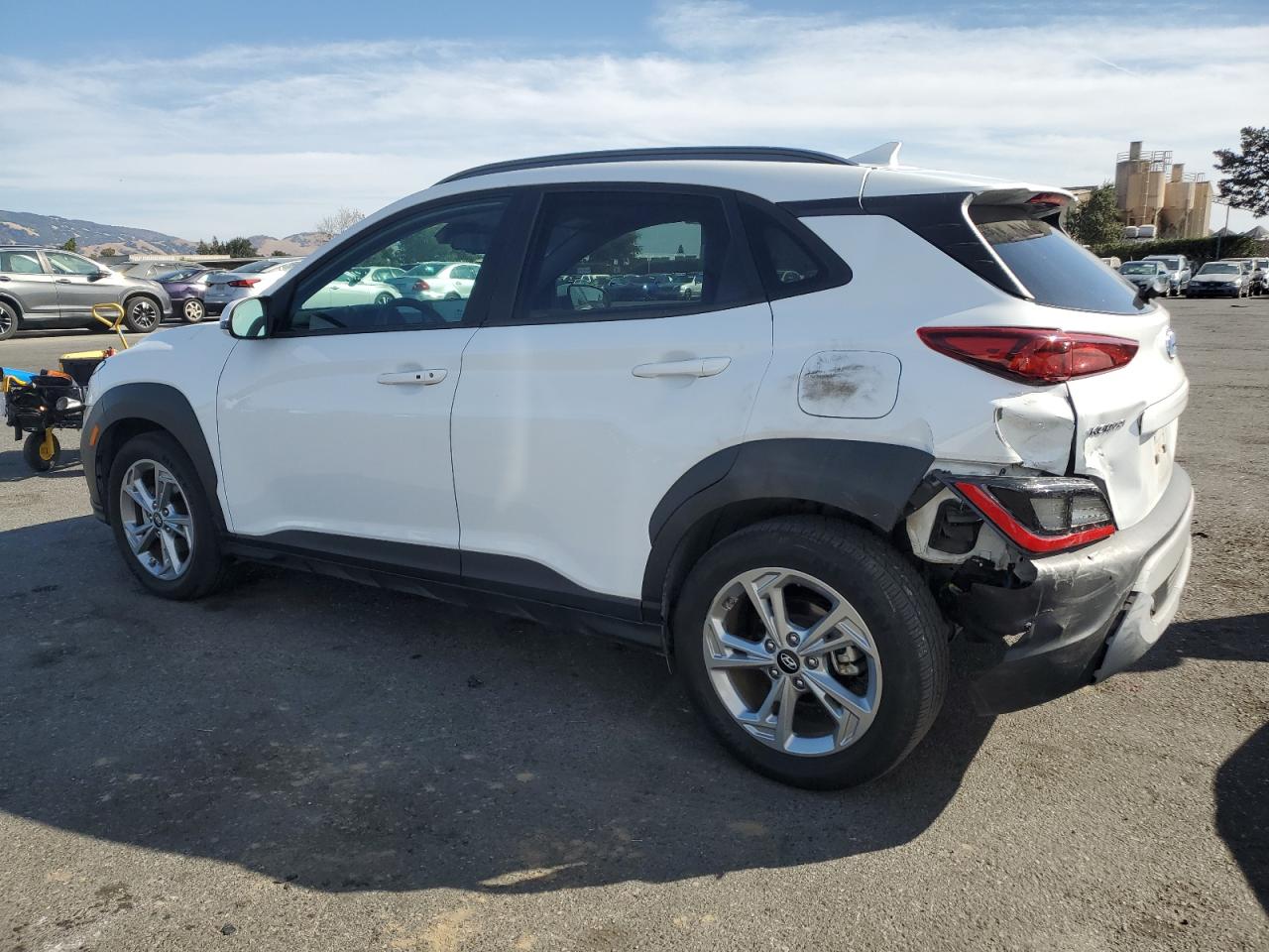 KM8K62AB7PU938661 2023 HYUNDAI KONA - Image 2