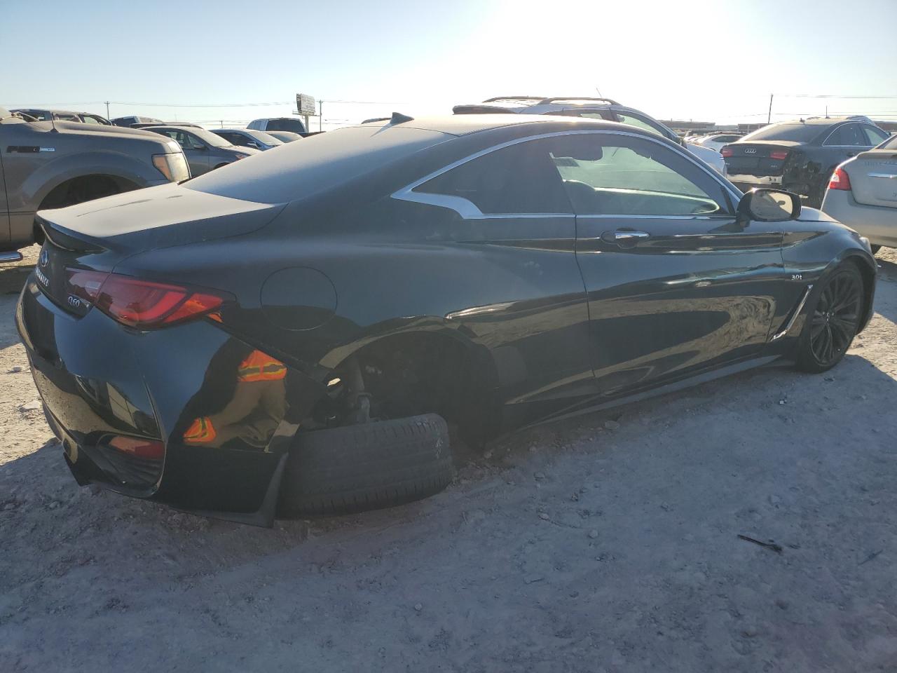 2017 Infiniti Q60 - Image 3