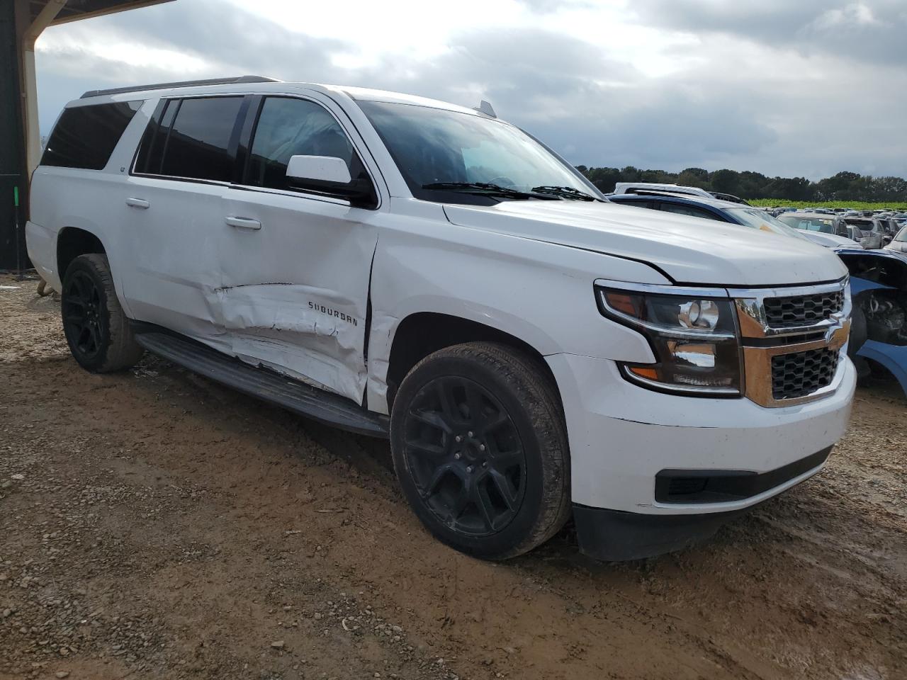 2017 Chevrolet Suburban - Image 4
