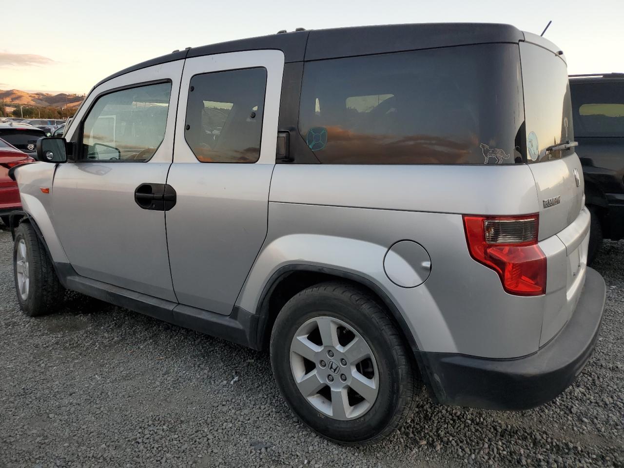 2010 Honda Element - Image 2