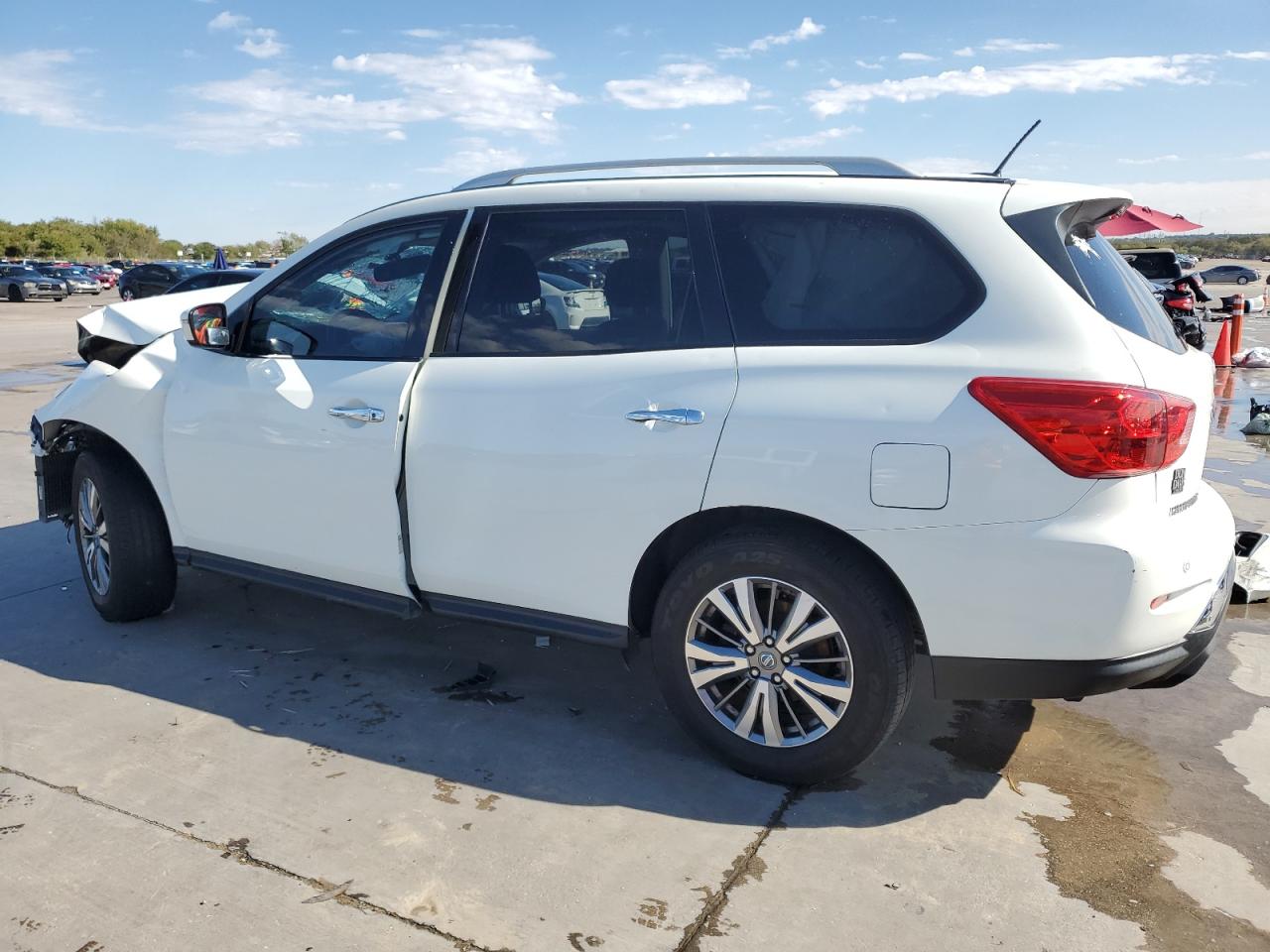 VIN 5N1DR2MN8JC624133 2018 NISSAN PATHFINDER no.2