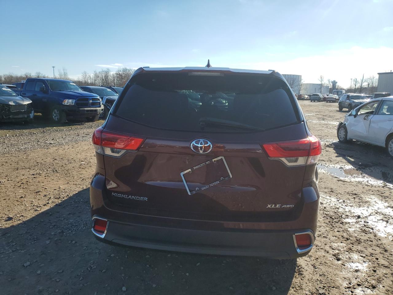 2017 Toyota Highlander - Image 6