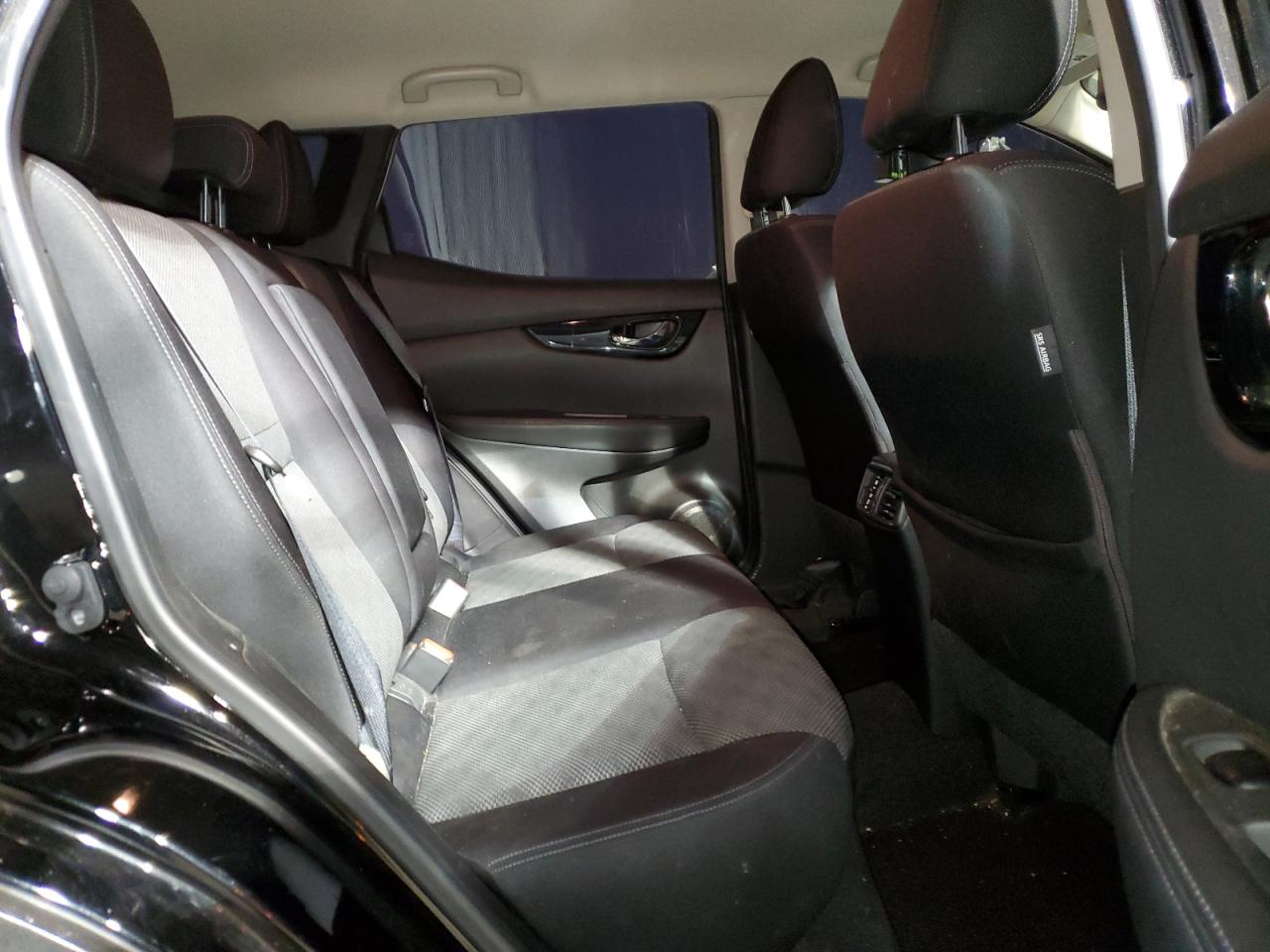 2018 Nissan Rogue - Image 10