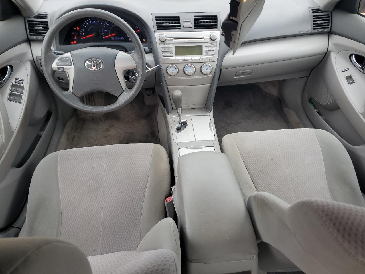 2011 Toyota Camry - Image 8