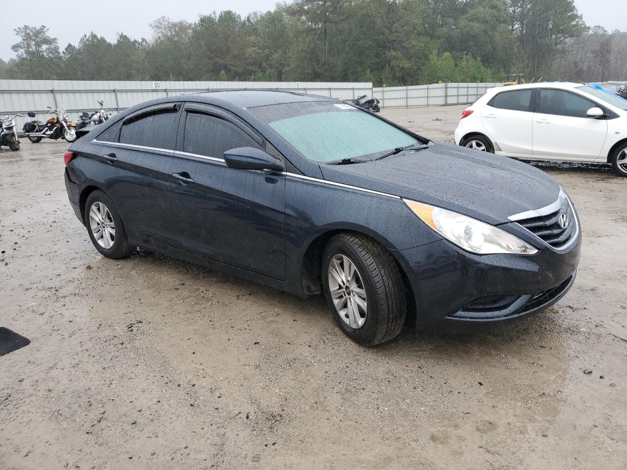 2011 Hyundai Sonata - Image 4