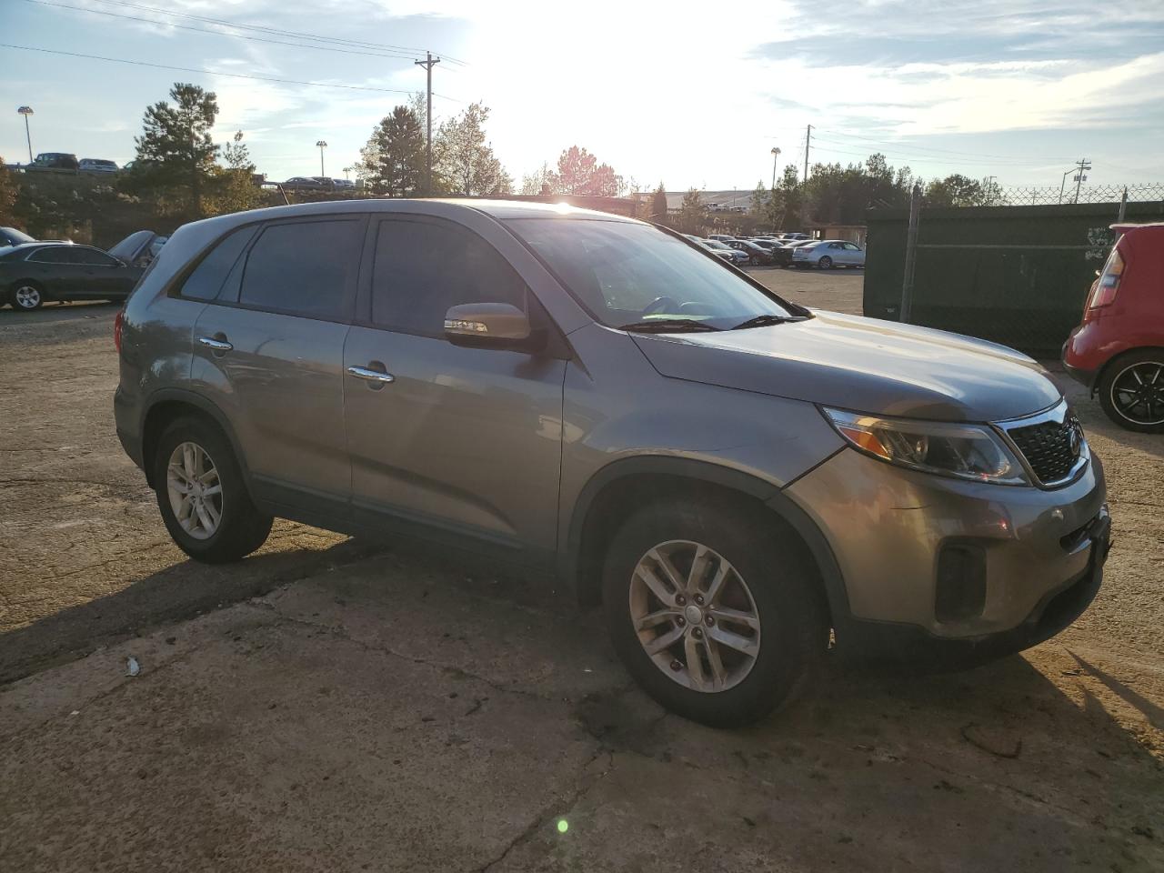 VIN 5XYKT3A64FG626075 2015 KIA SORENTO no.4