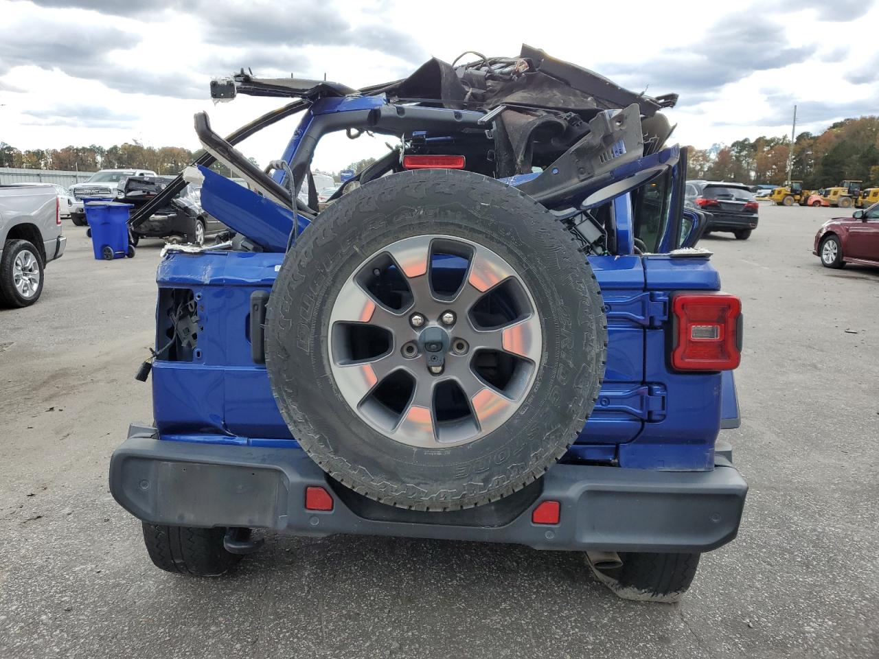 2020 Jeep Wrangler Unlimited Sahara VIN: 1C4HJXEG3LW327699 Lot: 81929904