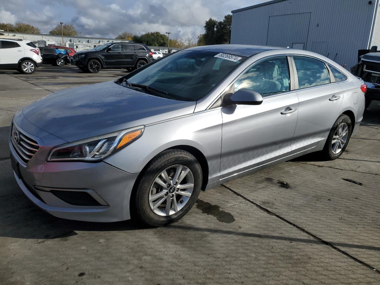 VIN 5NPE24AF2HH530155 2017 HYUNDAI SONATA no.1