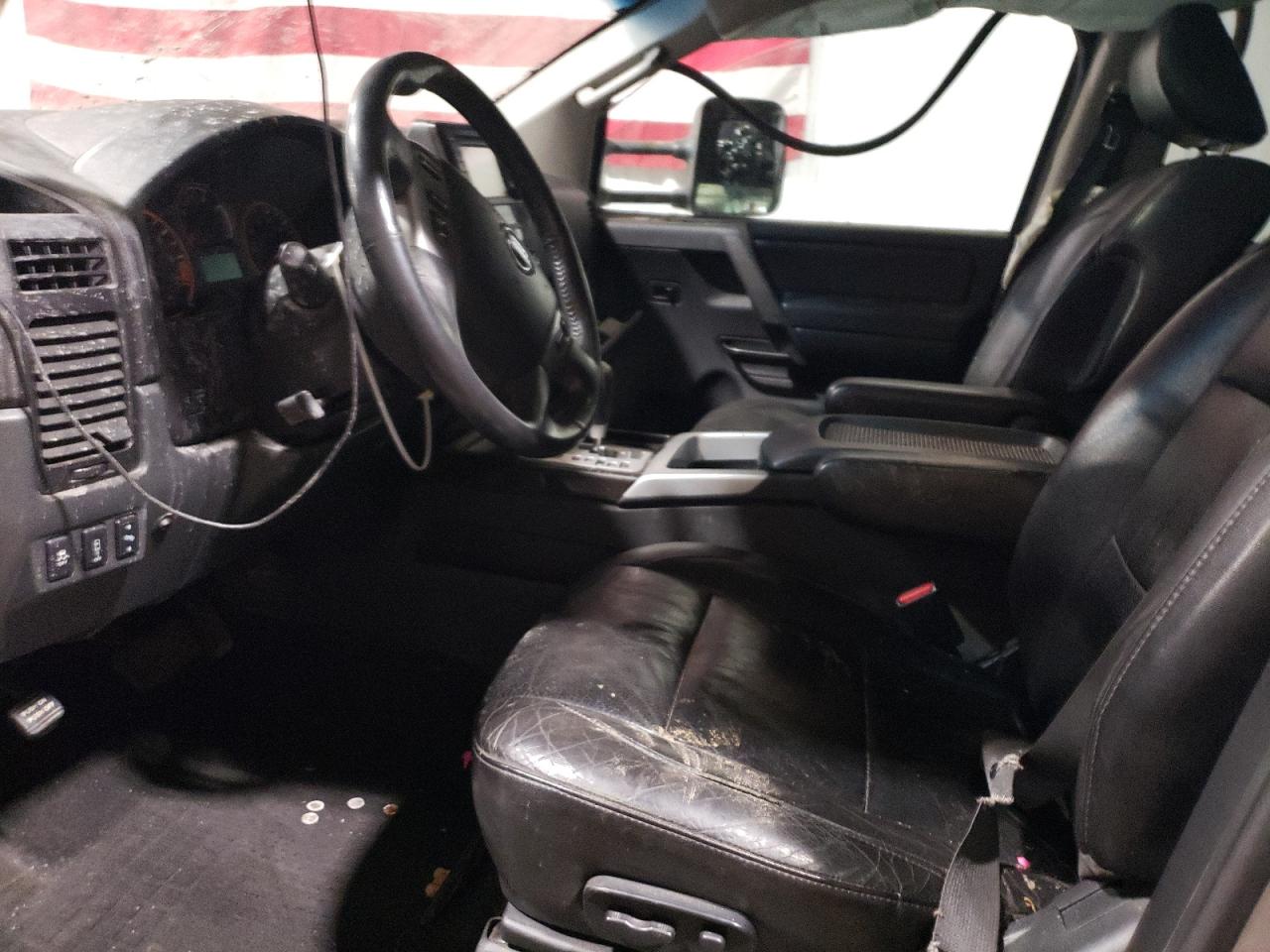 2014 Nissan Titan - Image 7