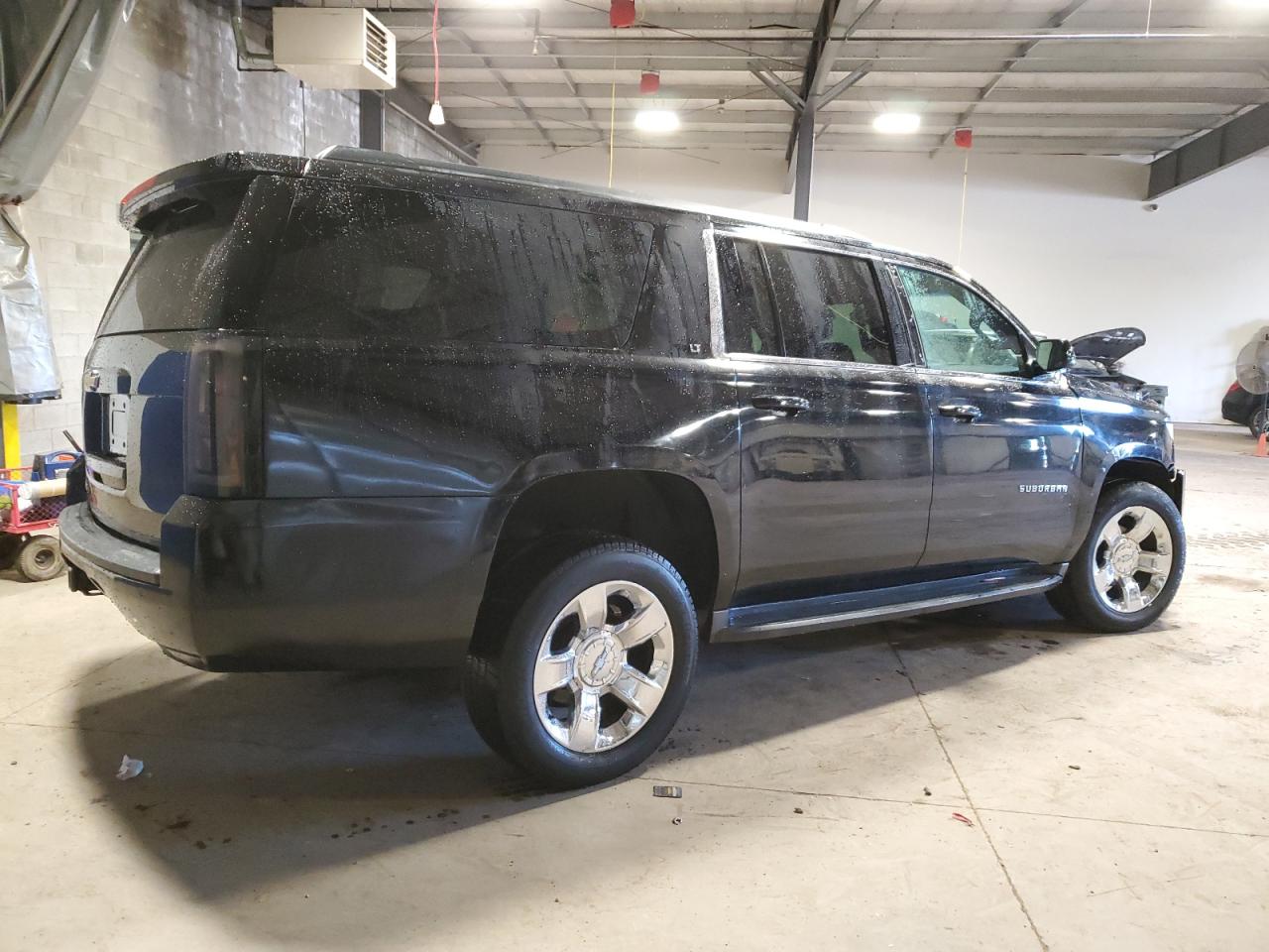 2015 Chevrolet Suburban - Image 3