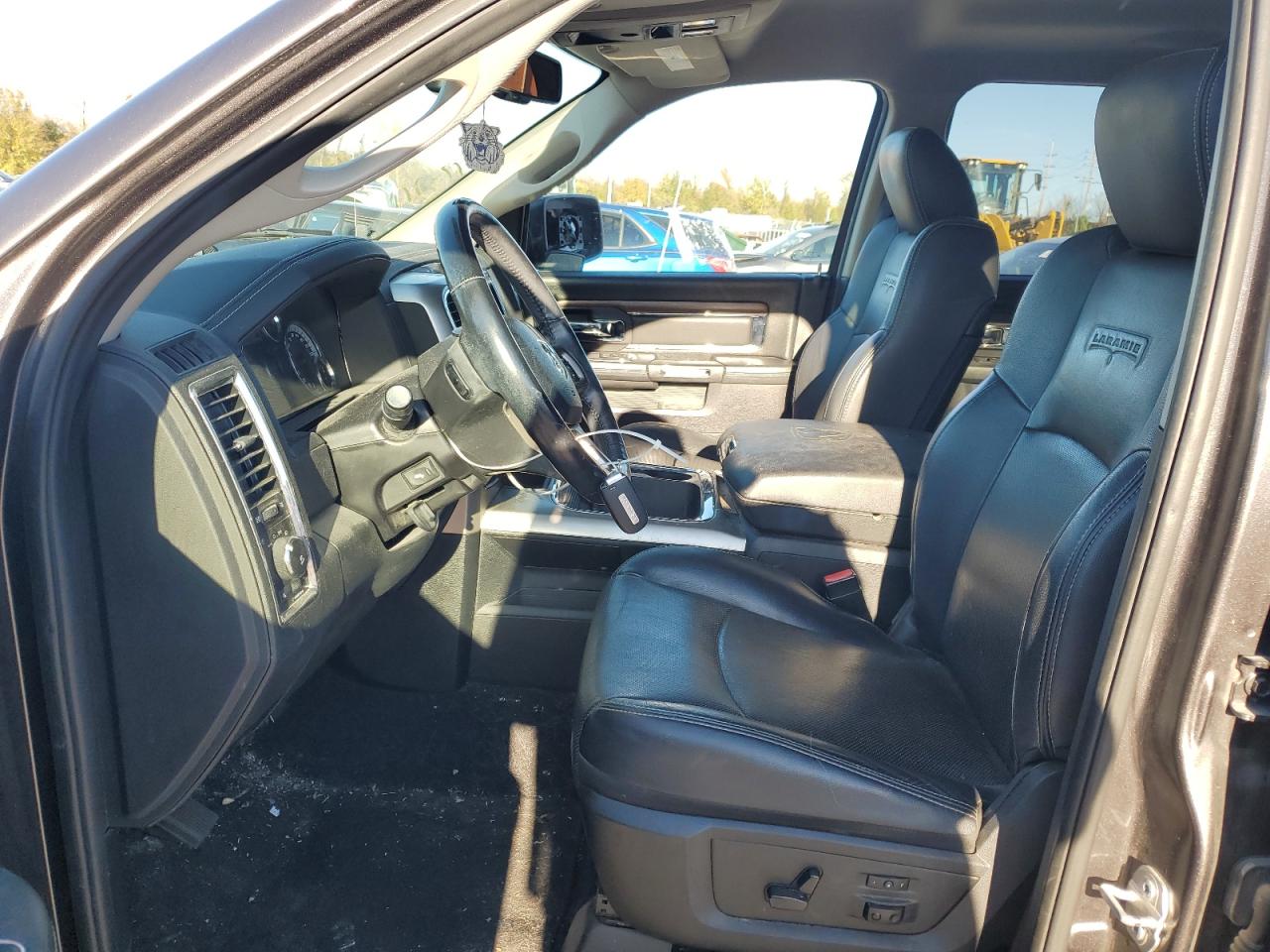 2016 RAM 1500 - Image 7