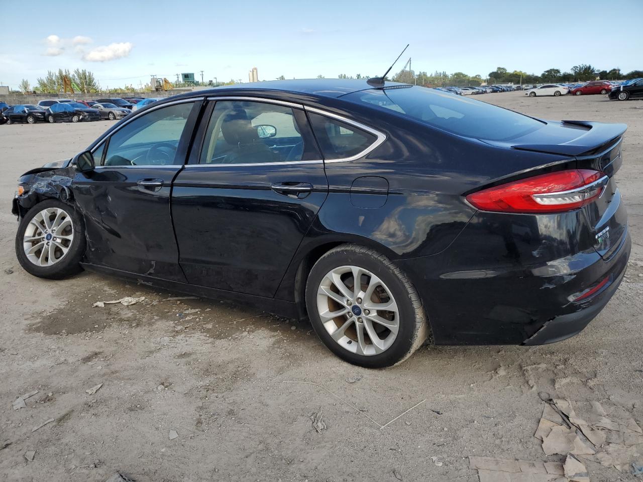 2019 Ford Fusion - Image 2