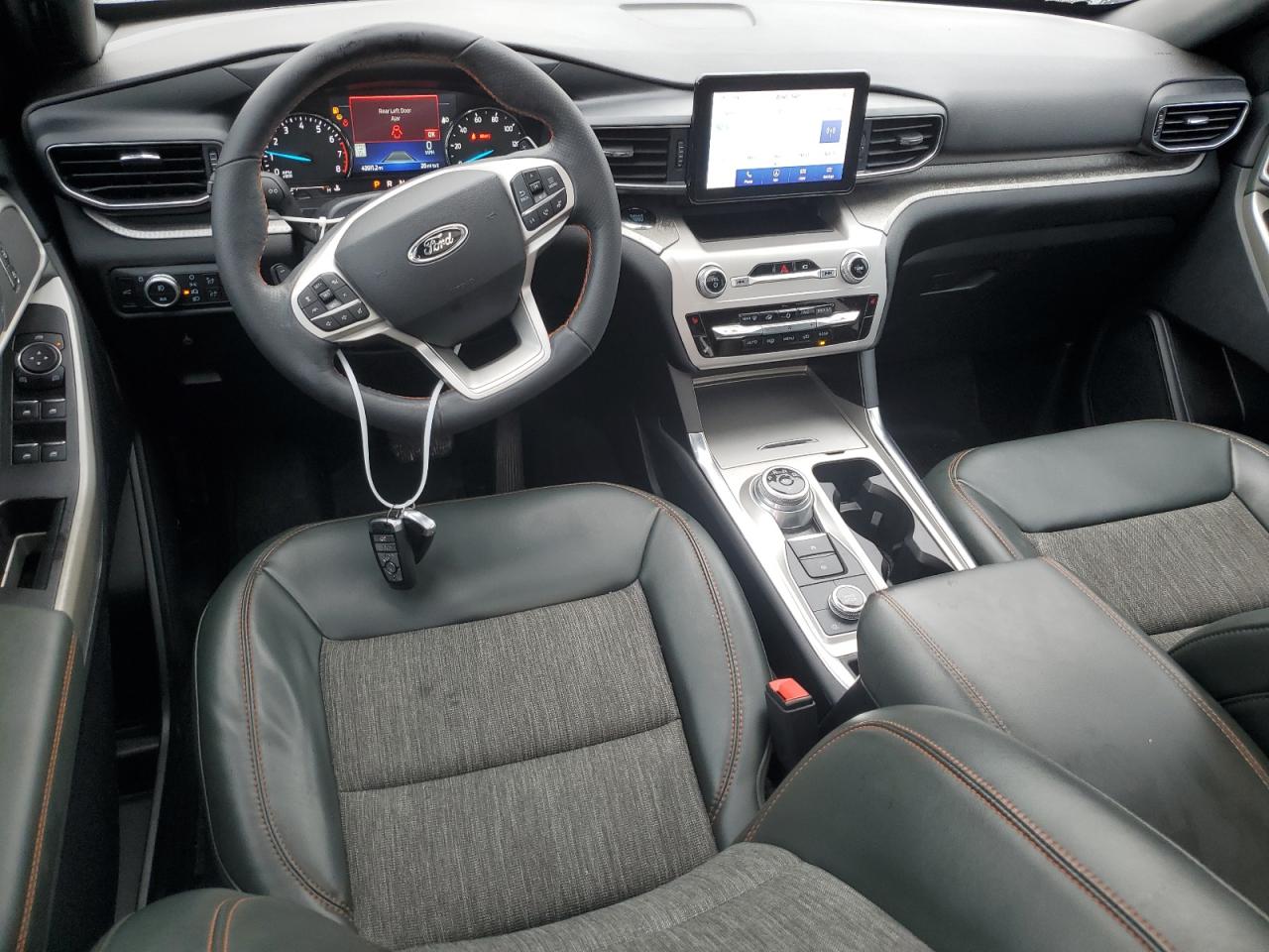 2022 Ford Explorer - Image 8