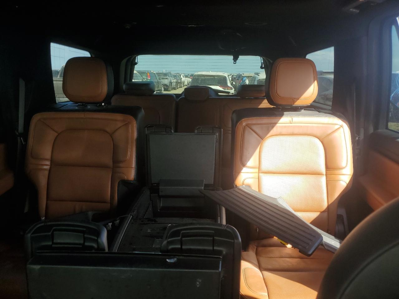 2021 Lincoln Navigator - Image 10