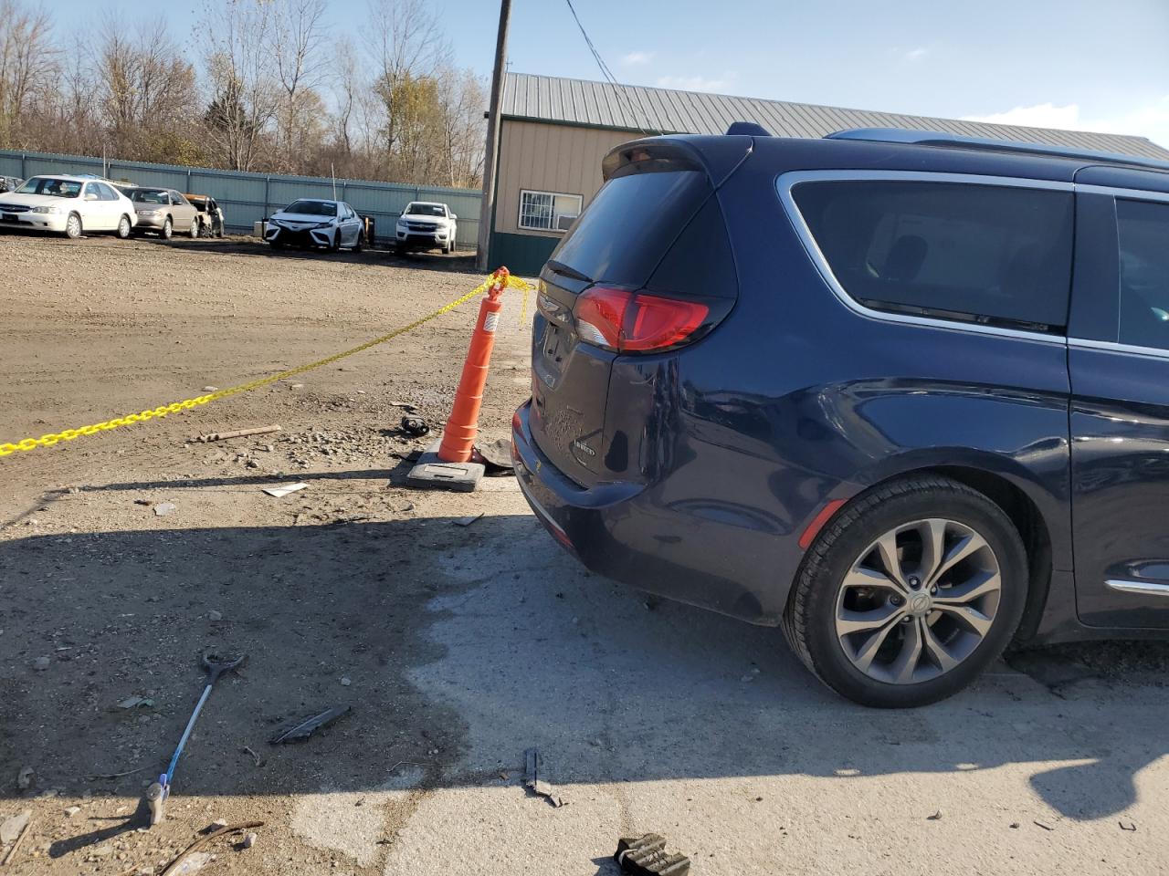2018 Chrysler Pacifica - Image 3