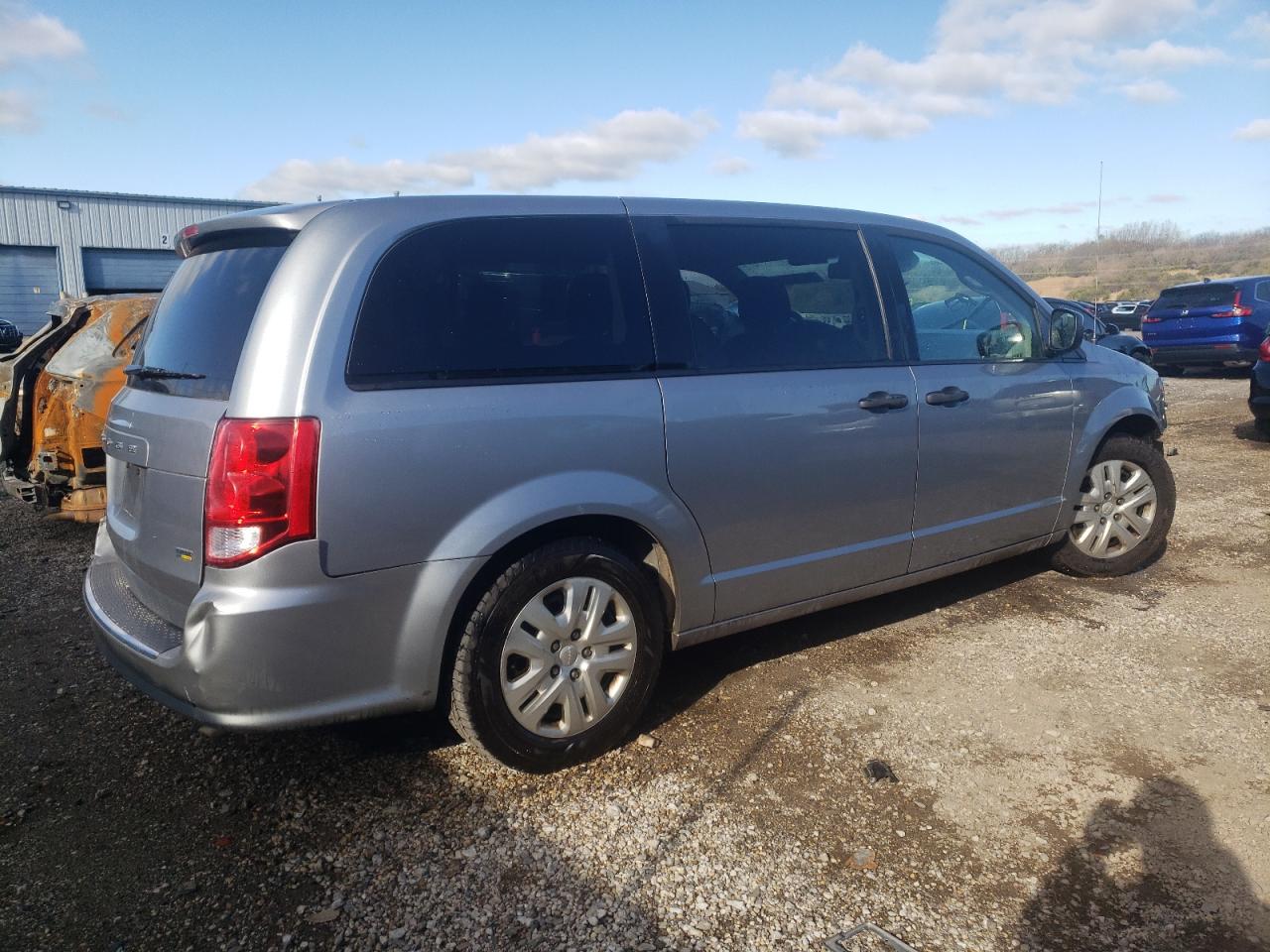 2019 Dodge Caravan - Image 3