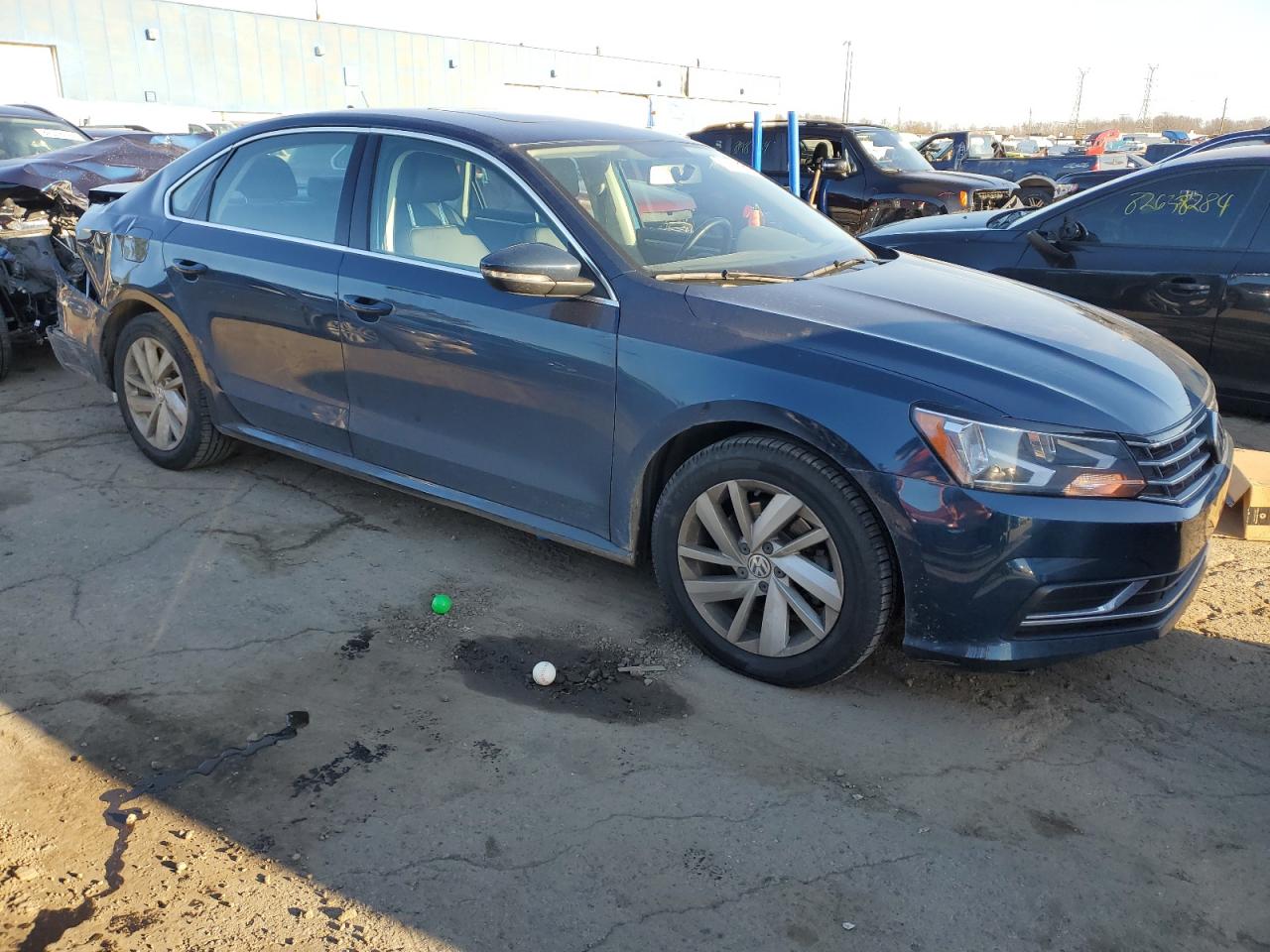 2018 Volkswagen Passat - Image 4