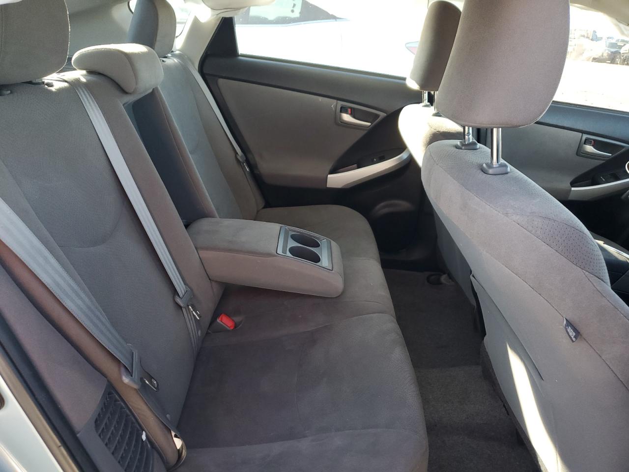 2015 Toyota Prius - Image 10