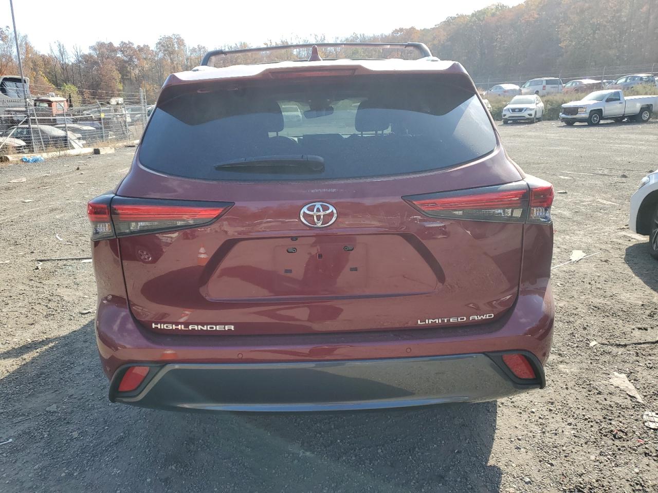 2020 Toyota Highlander - Image 6