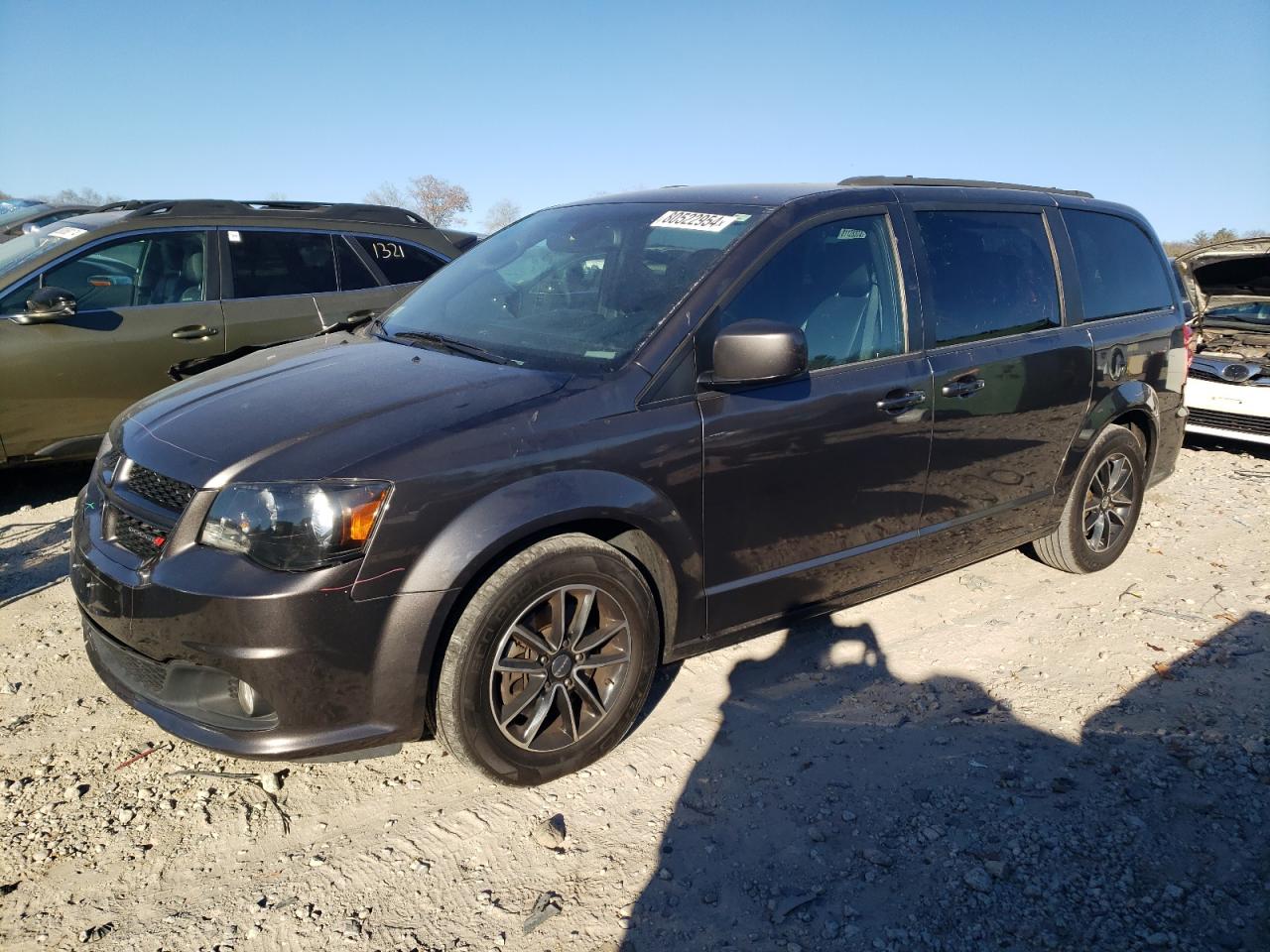 2019 Dodge Caravan - Image 1