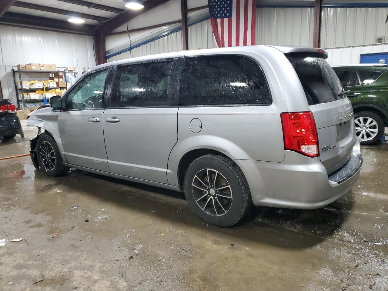 2018 Dodge Caravan - Image 2