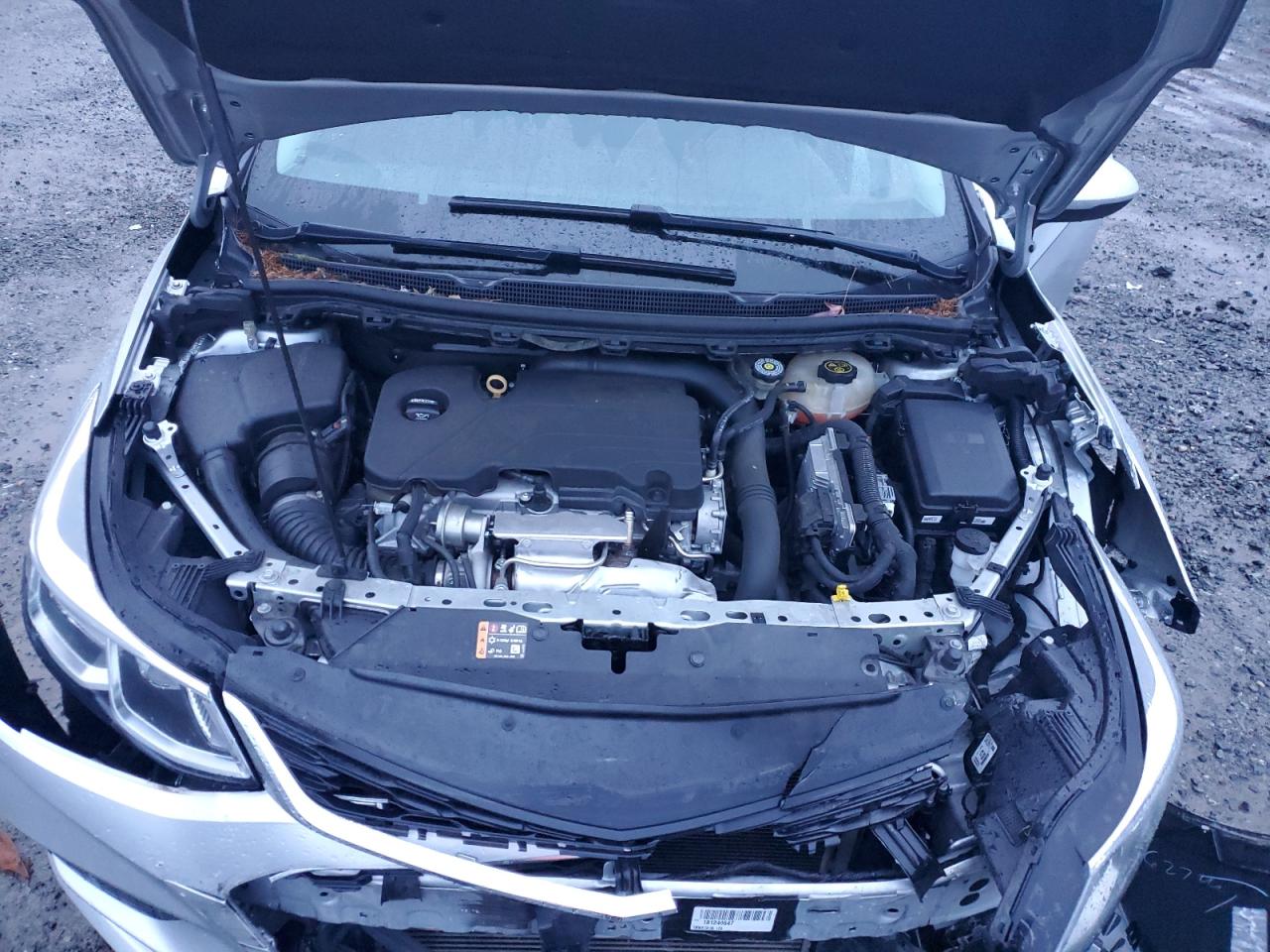 2018 Chevrolet Cruze - Image 12
