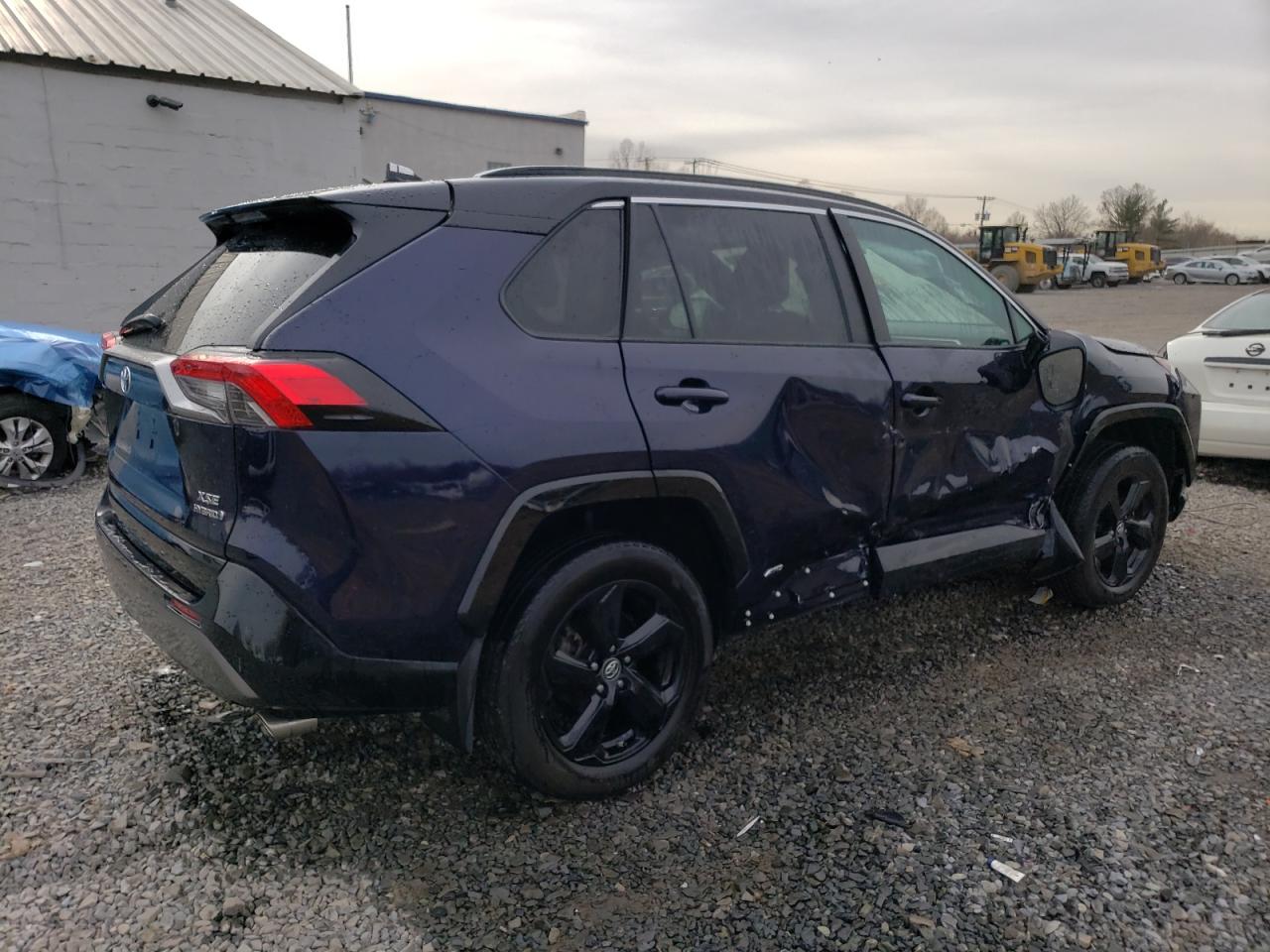 2019 Toyota RAV 4 - Image 3