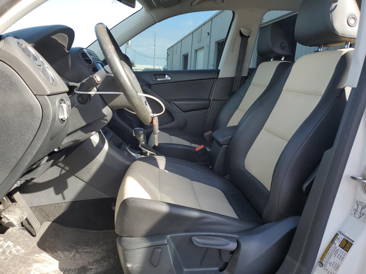 2017 Volkswagen Tiguan - Image 7
