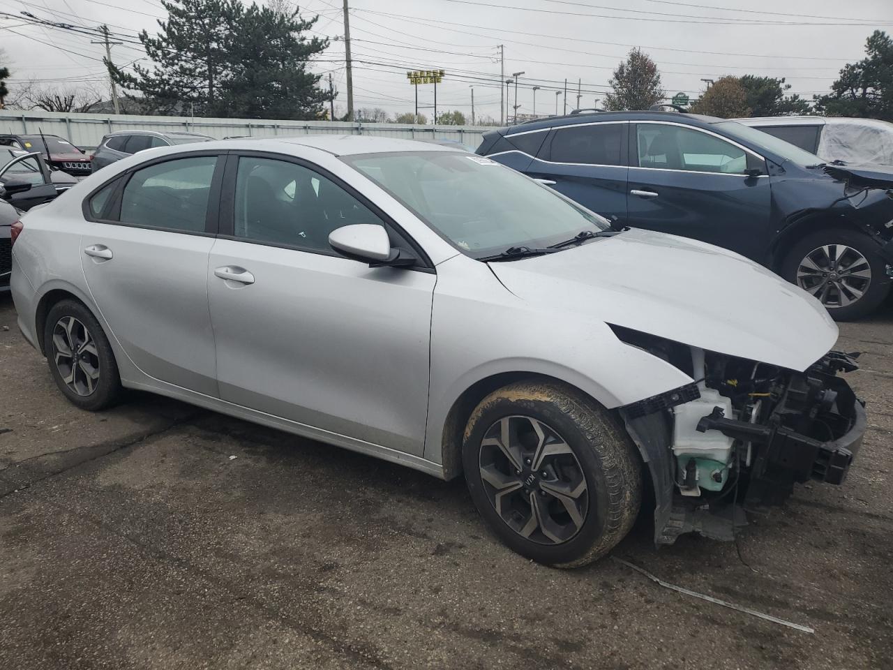 2021 Kia Forte - Image 4