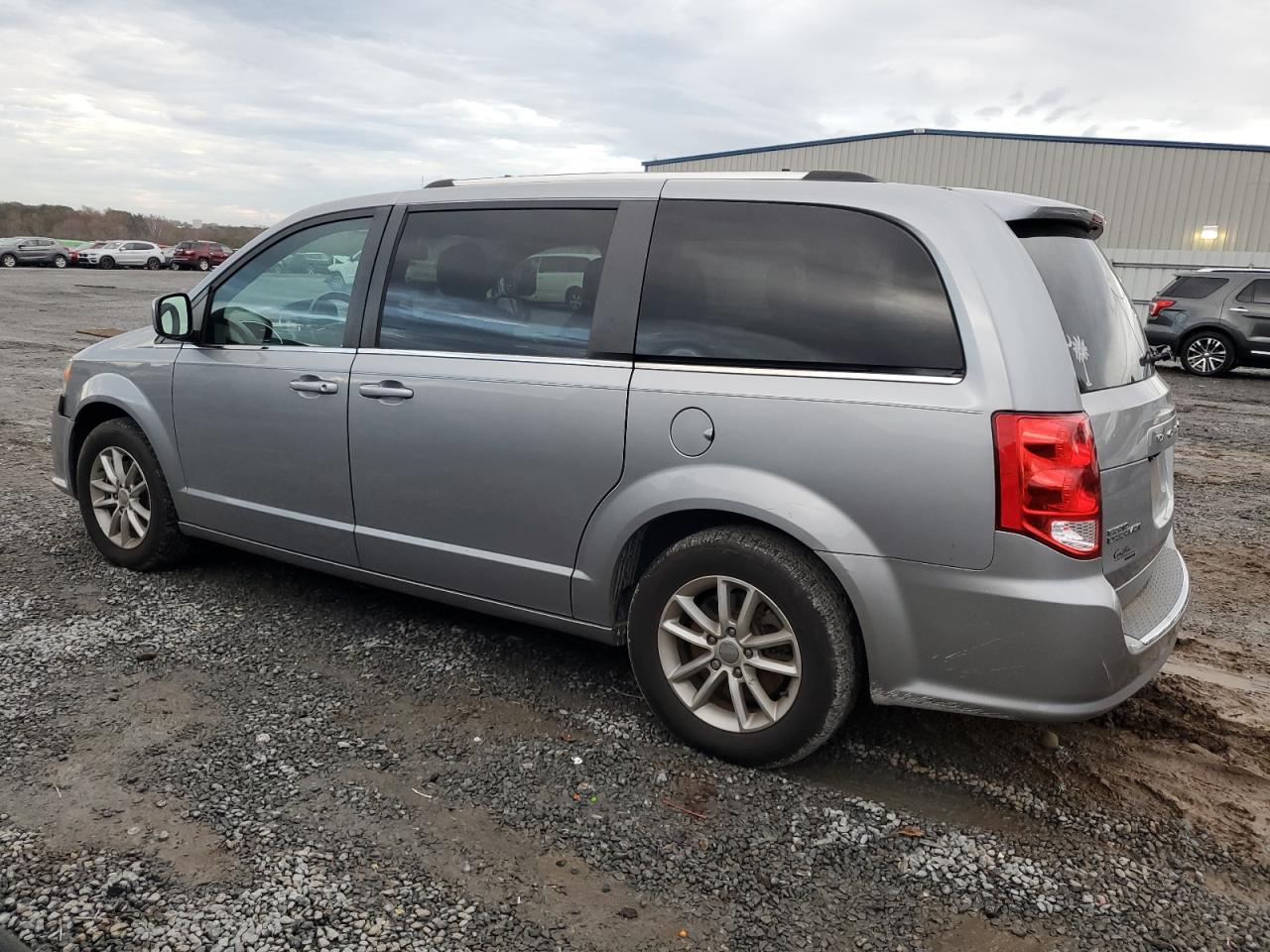 2019 Dodge Caravan - Image 2