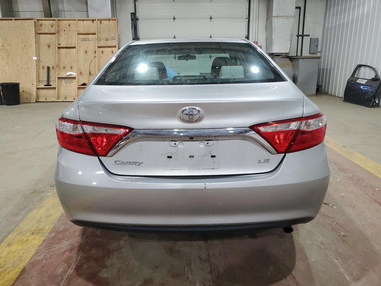 VIN 4T1BF1FK9HU700105 2017 TOYOTA CAMRY no.6