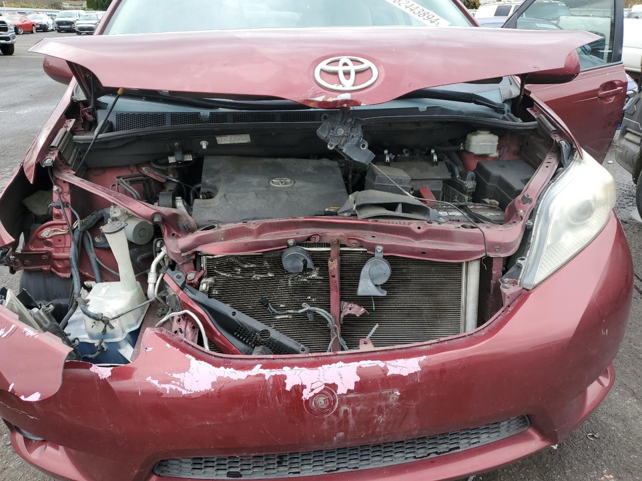 2013 Toyota Sienna - Image 12