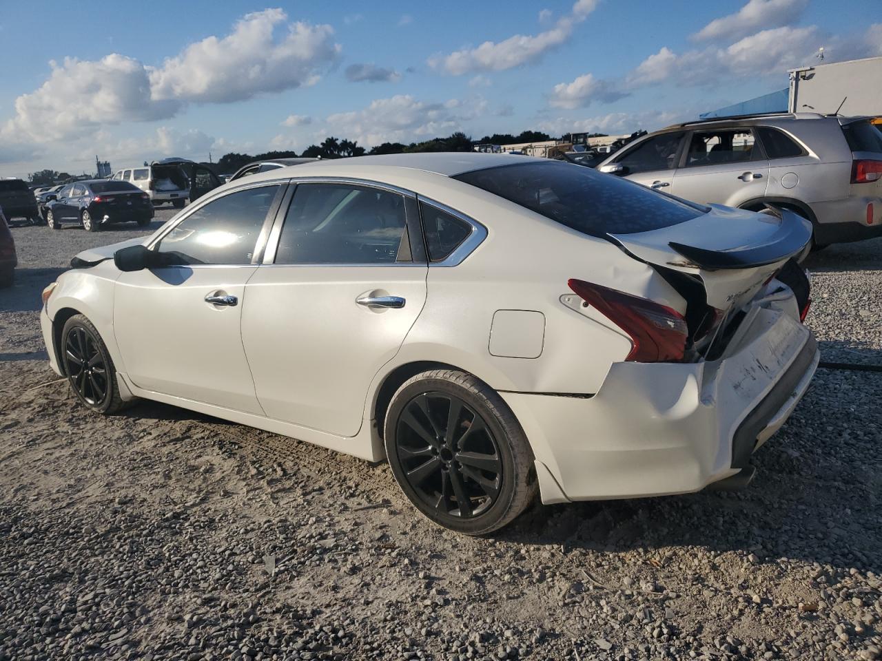 2017 Nissan Altima - Image 2