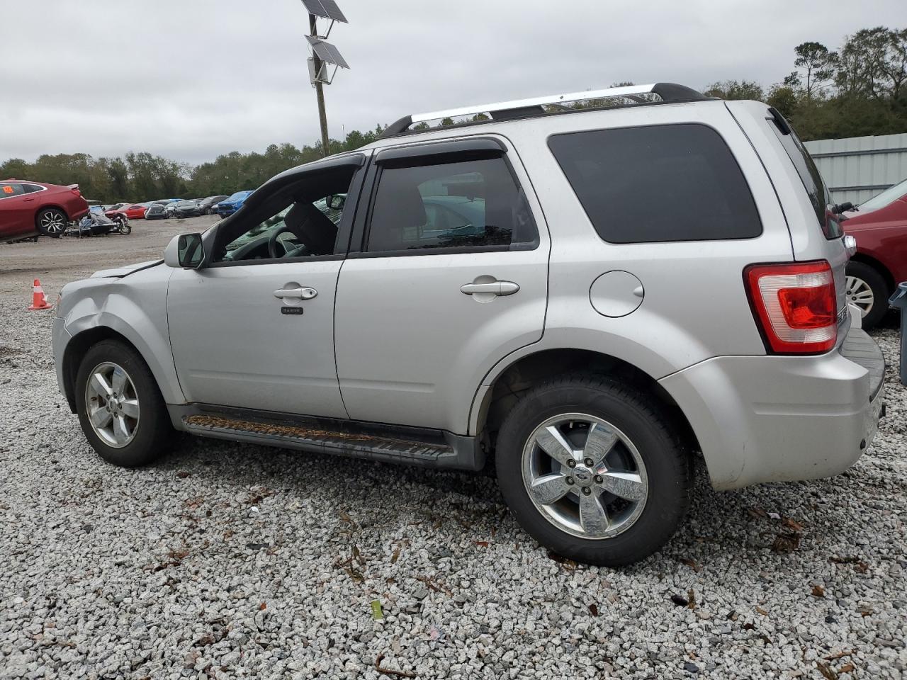 2011 Ford Escape - Image 2