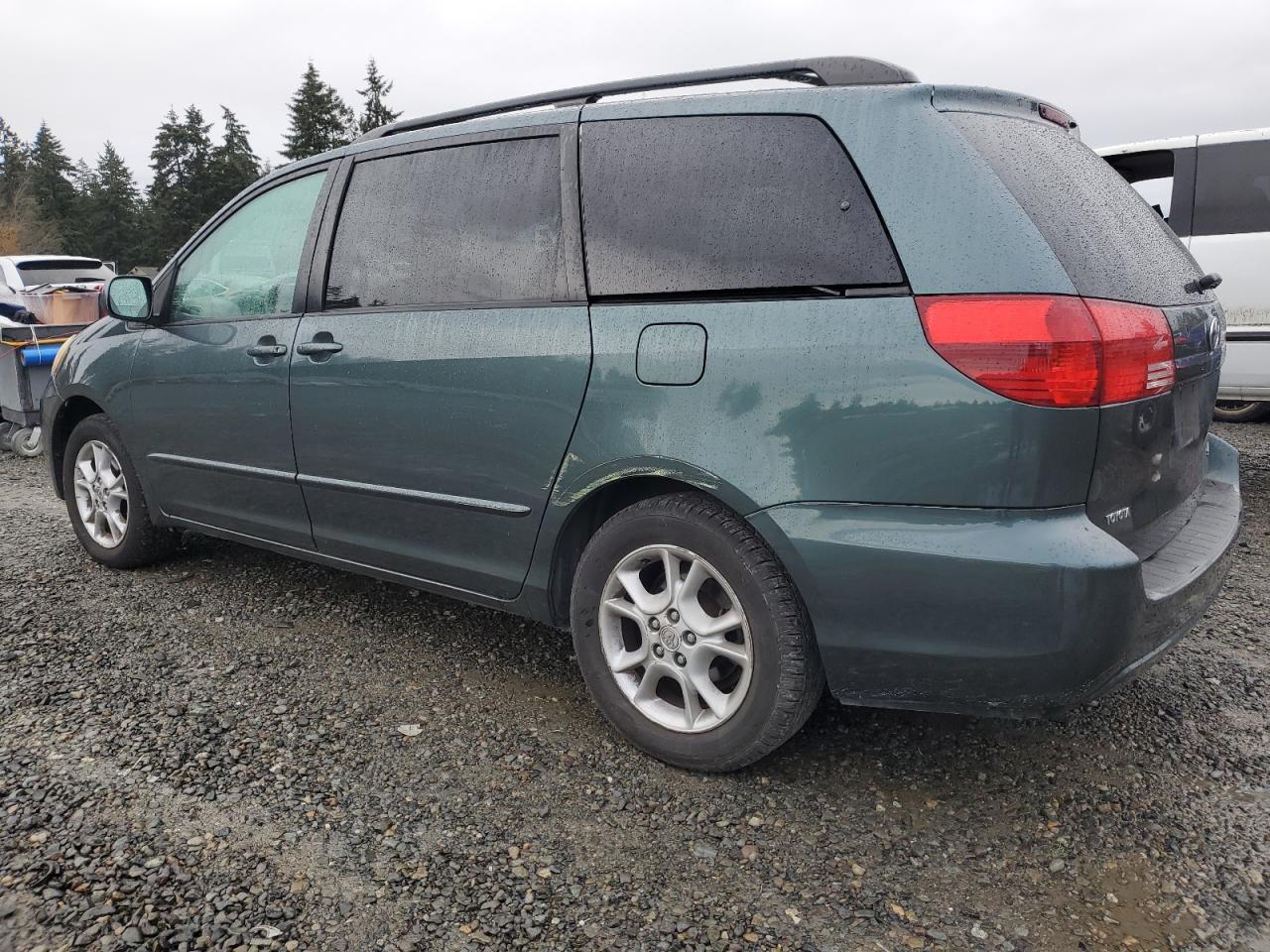 2004 Toyota Sienna - Image 2