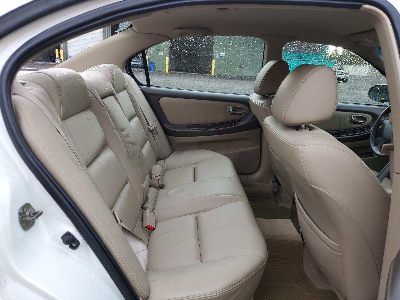 2002 Nissan Maxima - Image 10