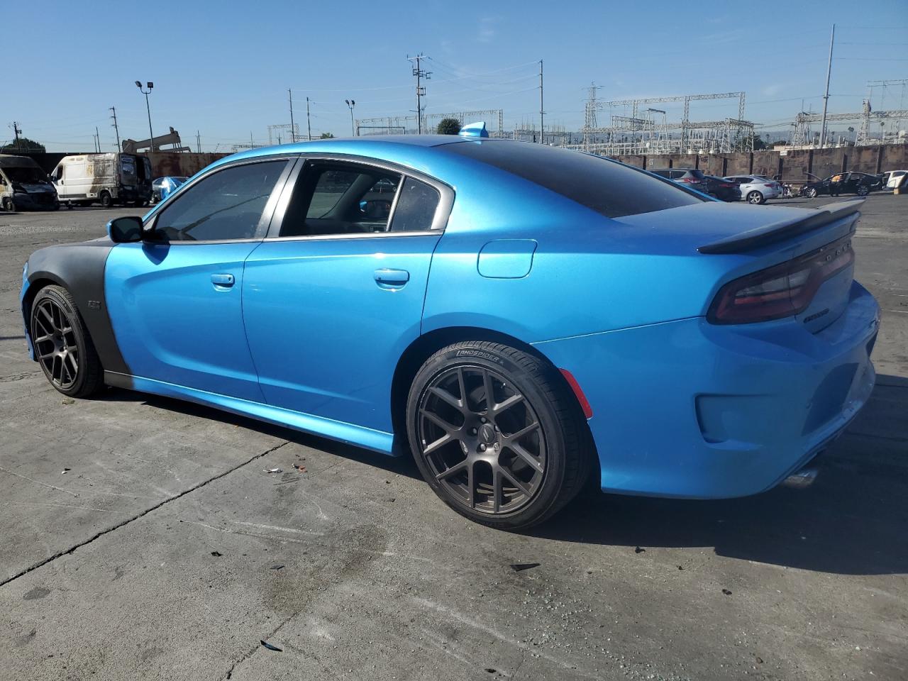 VIN 2C3CDXGJ8KH716284 2019 DODGE CHARGER no.2