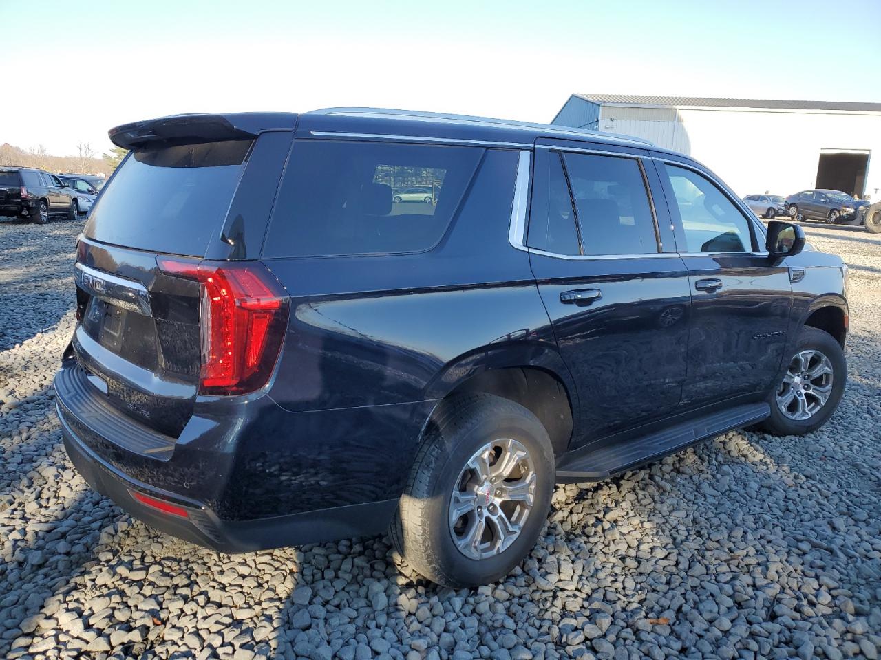 2022 GMC Yukon - Image 3