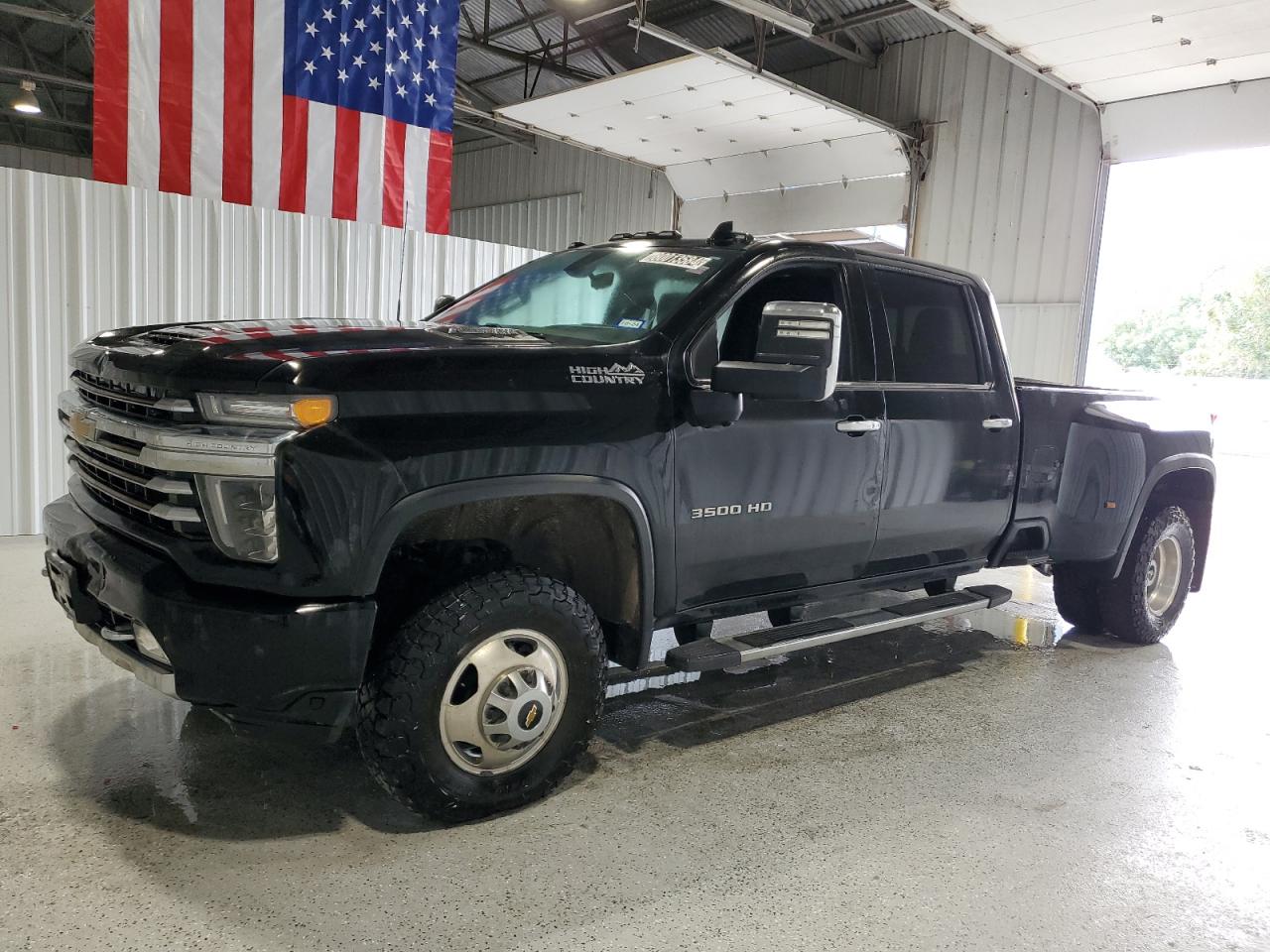 2022 Chevrolet Silverado - Image 2