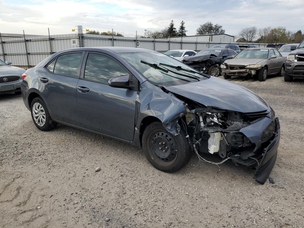 VIN 2T1BURHE2HC818753 2017 TOYOTA COROLLA no.4