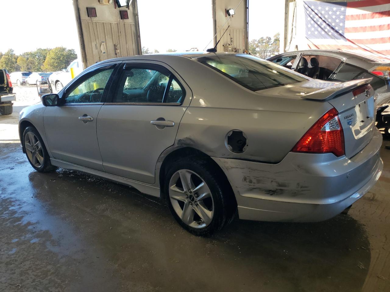 2011 Ford Fusion - Image 2