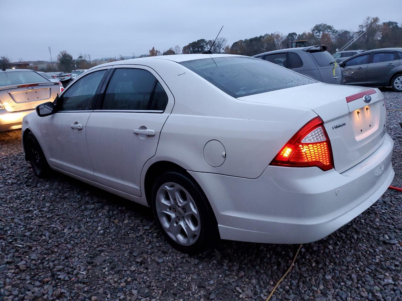 2011 Ford Fusion - Image 2