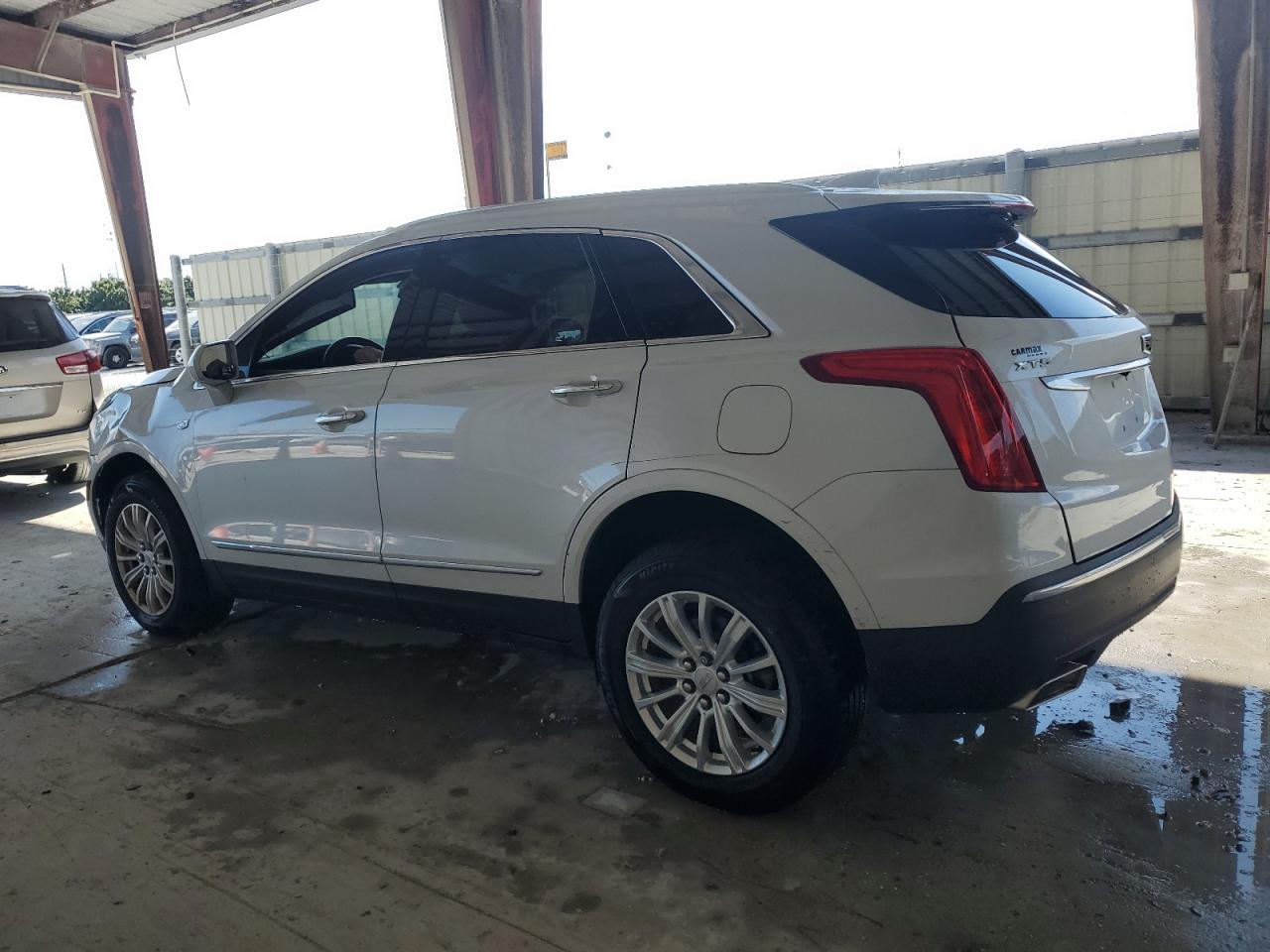 VIN 1GYKNARS6KZ297871 2019 CADILLAC XT5 no.2