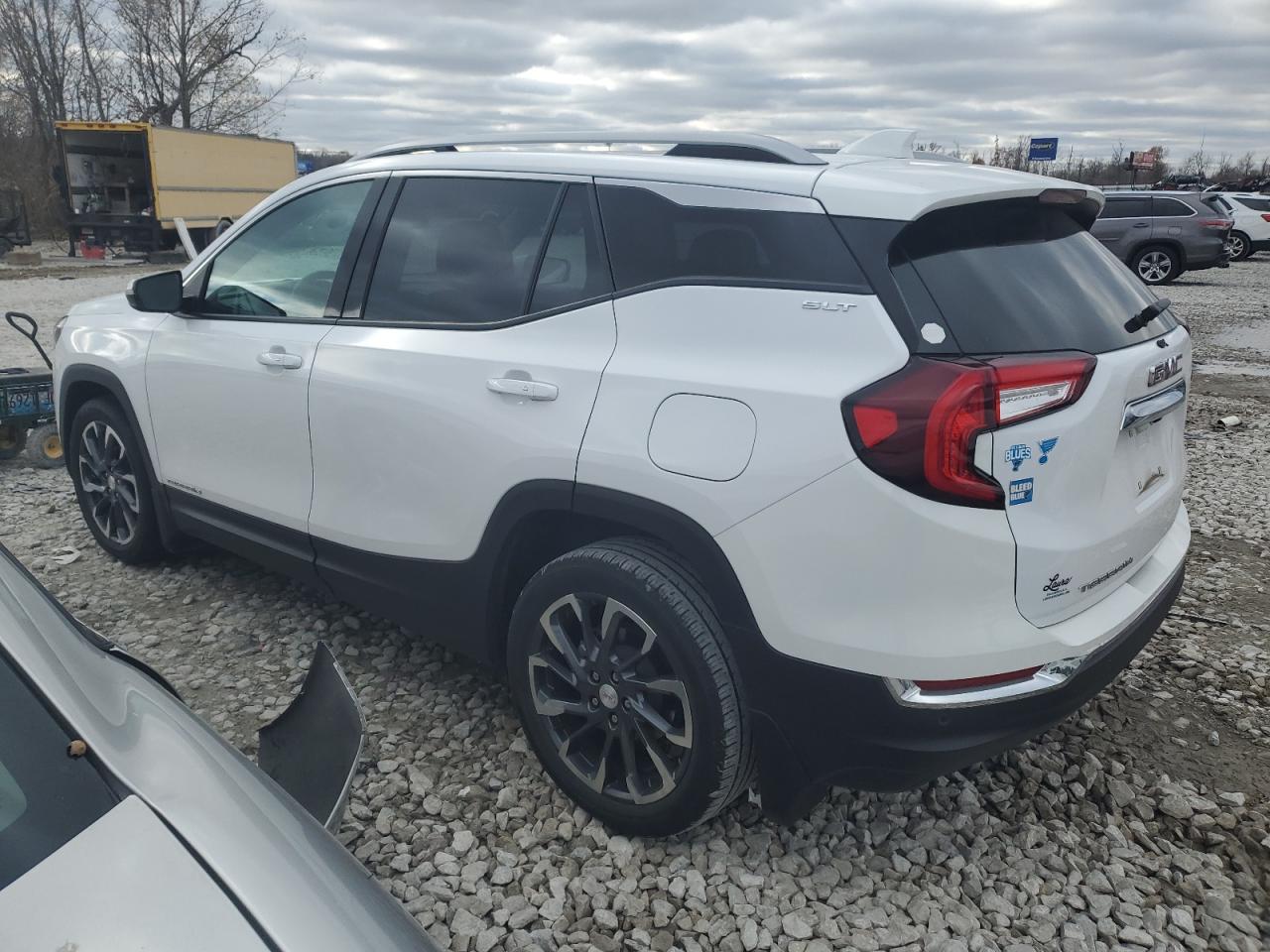 2022 GMC Terrain - Image 2