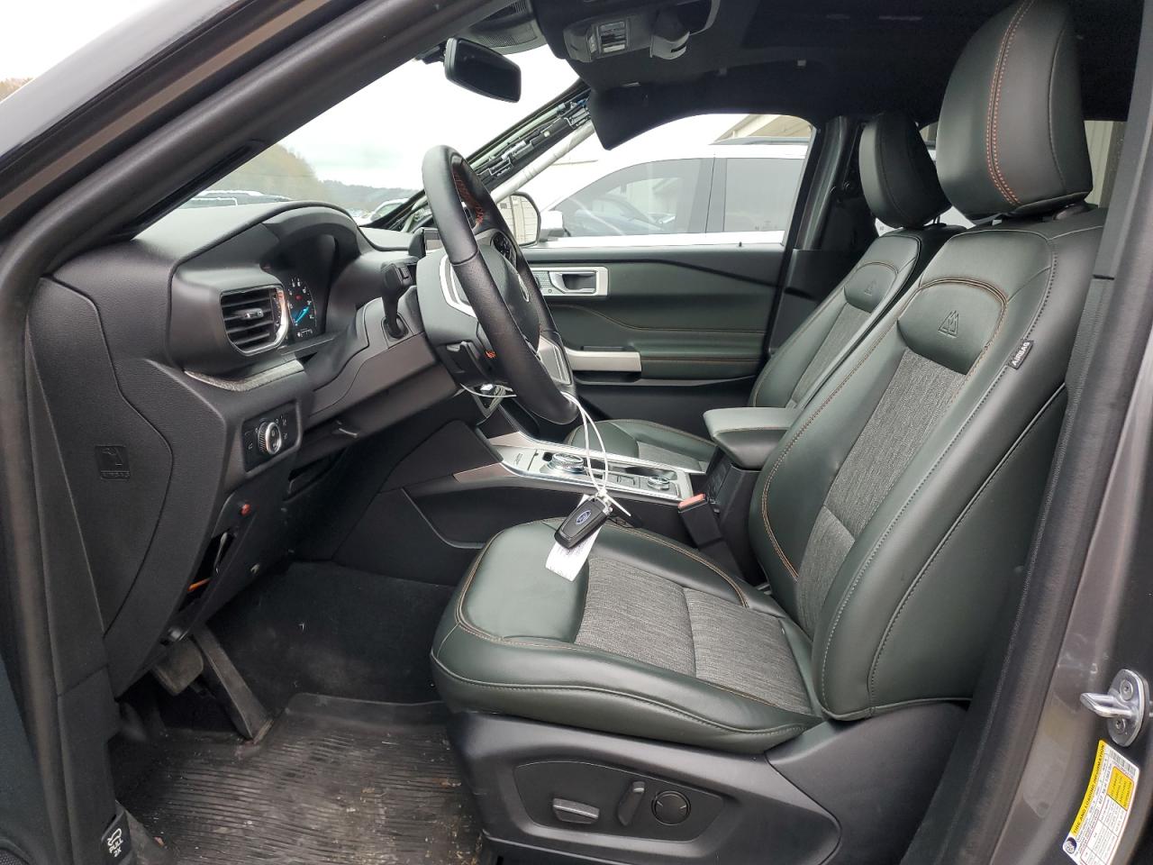 2023 Ford Explorer - Image 7
