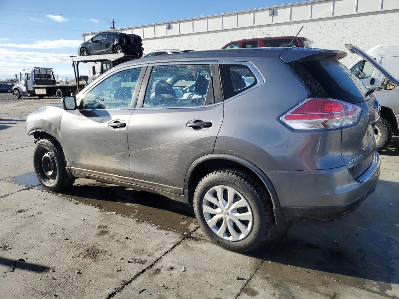 2016 Nissan Rogue - Image 2
